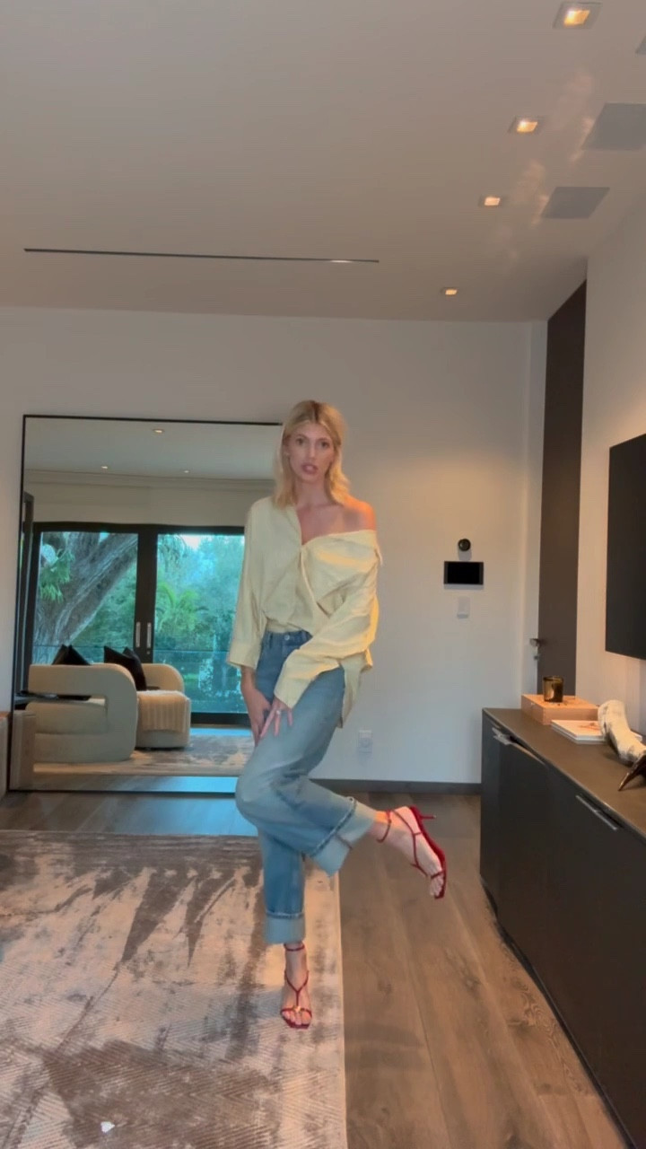 I am obsessed with these red heeled sandals! Love the gold detail on them ✨

#LTKWatchNow #LTKShoeCrush #LTKStyleTip