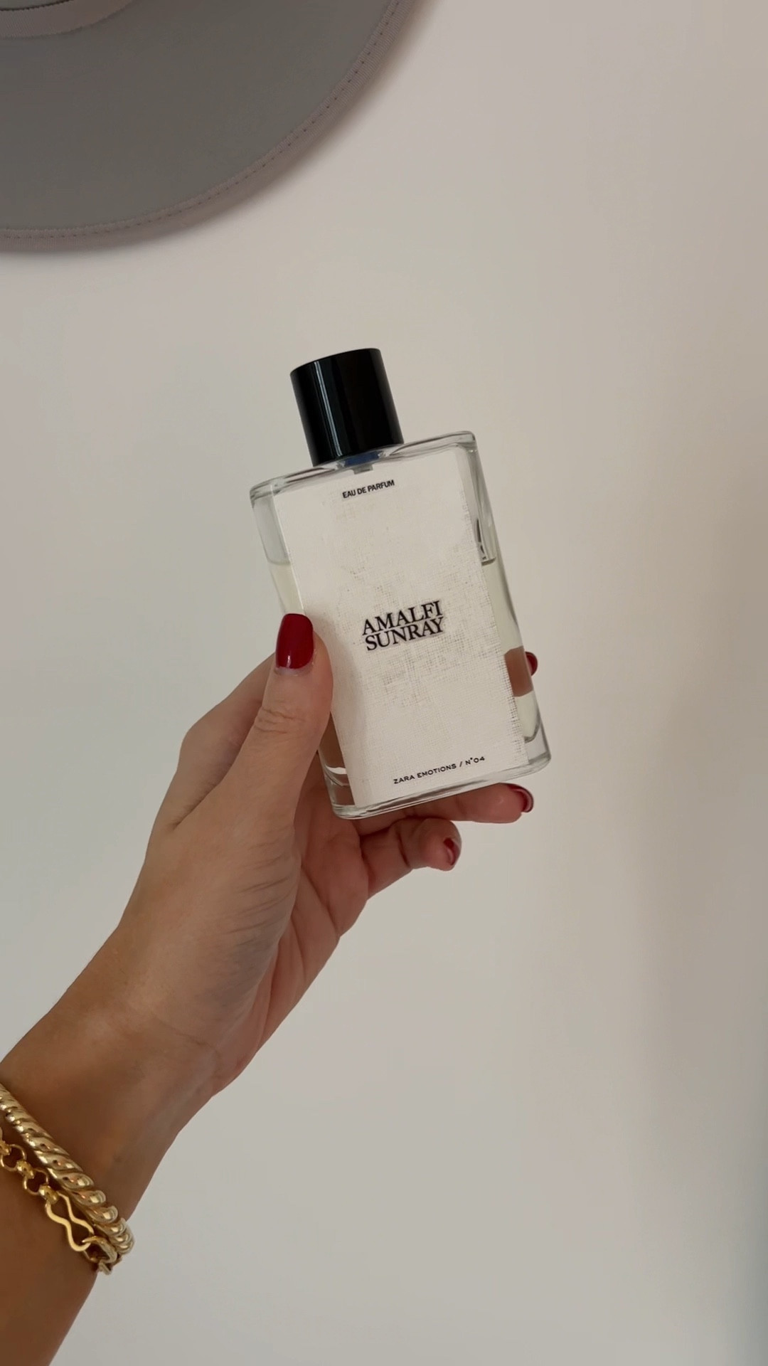 Sparkle but subtle. I picked up this vintage gold shimmer jumper last year from @sobeysvintage and love that it has shoulder pads! Feels perfect for a festive look. Also recently discovered Almalfi Sunray fragrance which Zara did as a collaboration with @jomalonelondon it’s stunning. Can’t stop wearing it! Reminds me of a gorgeous @rogergallet scent I wore years ago and cannot seem to find again. Feels very nostalgic ✨

Will link similar items below. There are some almost identical jumpers to this one at Zara but unable to link them here  

#almalfisunray #jomalone #almalfi #jomaloneperfume #sparkleoutfit #shimmer #goldjumper #vintagejumper #chicfestivewear #sparklejumper #festiveoutfits #festivewear #festiveoutfit #christmasoutfits #christmasoutfit #ootd #ootn #outfitinspo #outfitinspiration  

#LTKfindsunder50 #LTKSeasonal #LTKstyletip