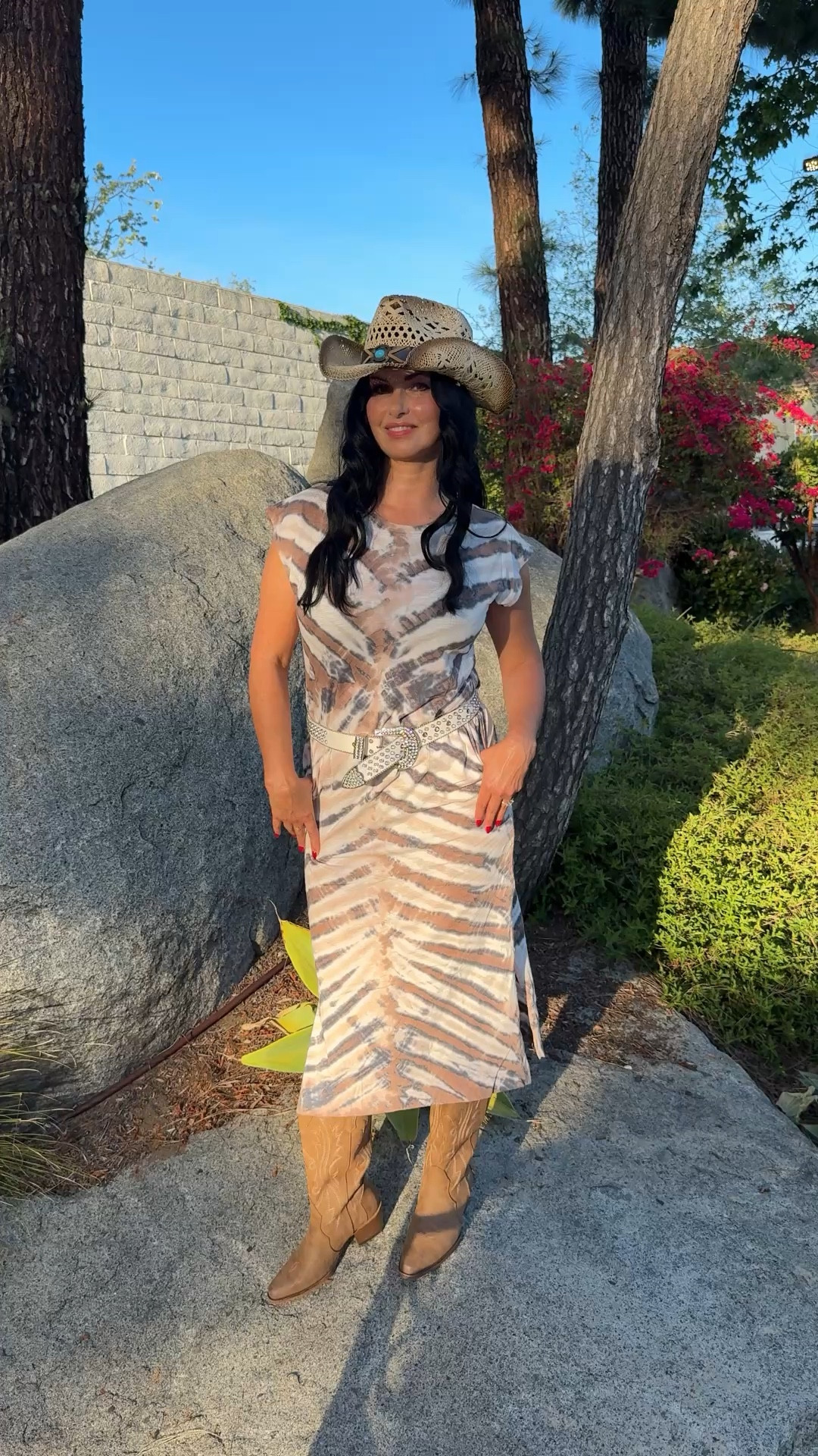 The Perfect Spring Dress! 🌟

I love the quality of this hand tie-dyed long dress from River + Sky. This maxi dress is so soft and comfortable yet looks super fashionable. 

It’s a perfect Spring outfit for the upcoming music festival season. 🤠

#RiverAndSky #HandDyed #SunWashedSpring #countryconcertoutfits #LTKspring #LTKspringtrends

#LTKootd #LTKFestival