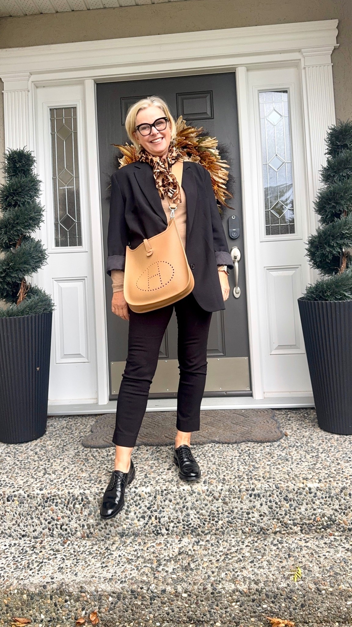 Camel and black fall uniform  

#LTKStyleTip