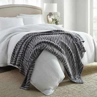 Member's Mark Animal Print Cozy Knit Throw (Assorted Colors) | Sam's Club