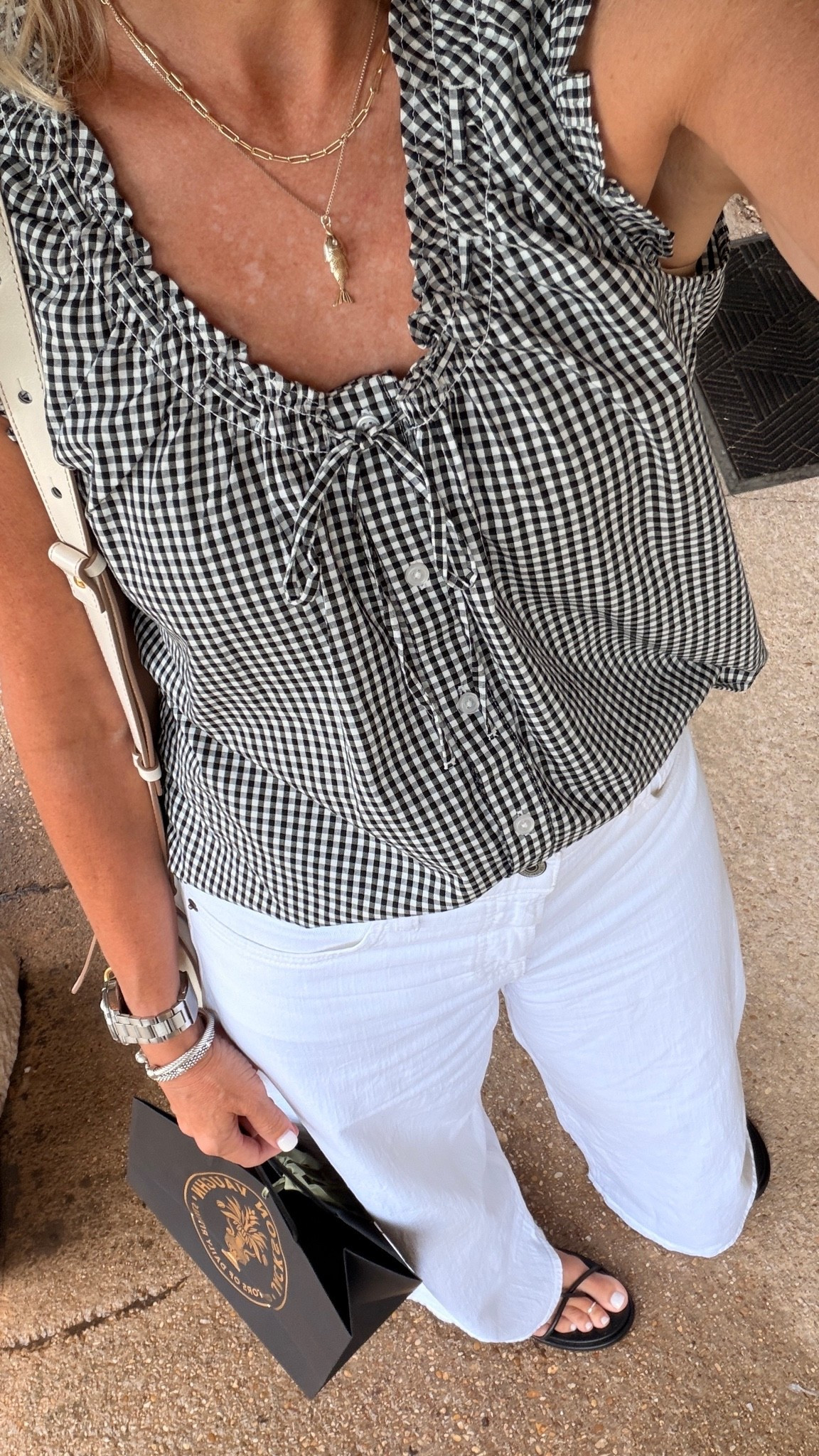 OOTD
And omg these pants are in clearance on sale $60 then 20% off in cart! 
Fit tts.  And there are three different length options I am in regular length. 

This top!! 🙌🏼🙌🏼 new release @Quince ￼

#LTKootd #LTKSaleAlert #LTKOver40