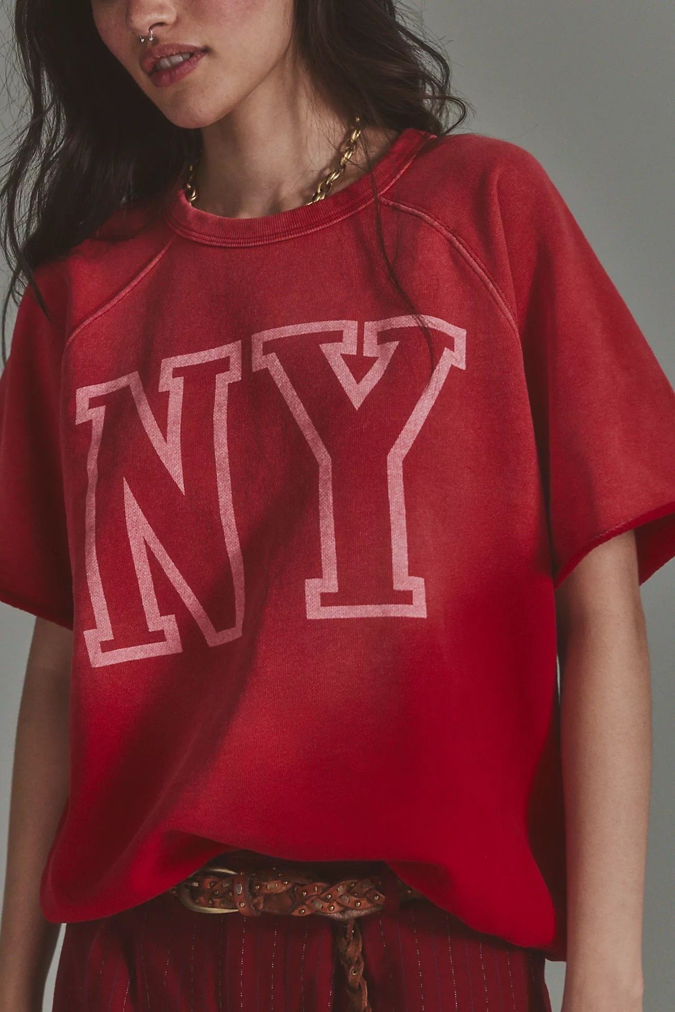 NYC Cut Sleeve Sweatshirt

NYC Cut Sleeve Sweatshirt

#LTKootd #LTKTravel #LTKWorkwear