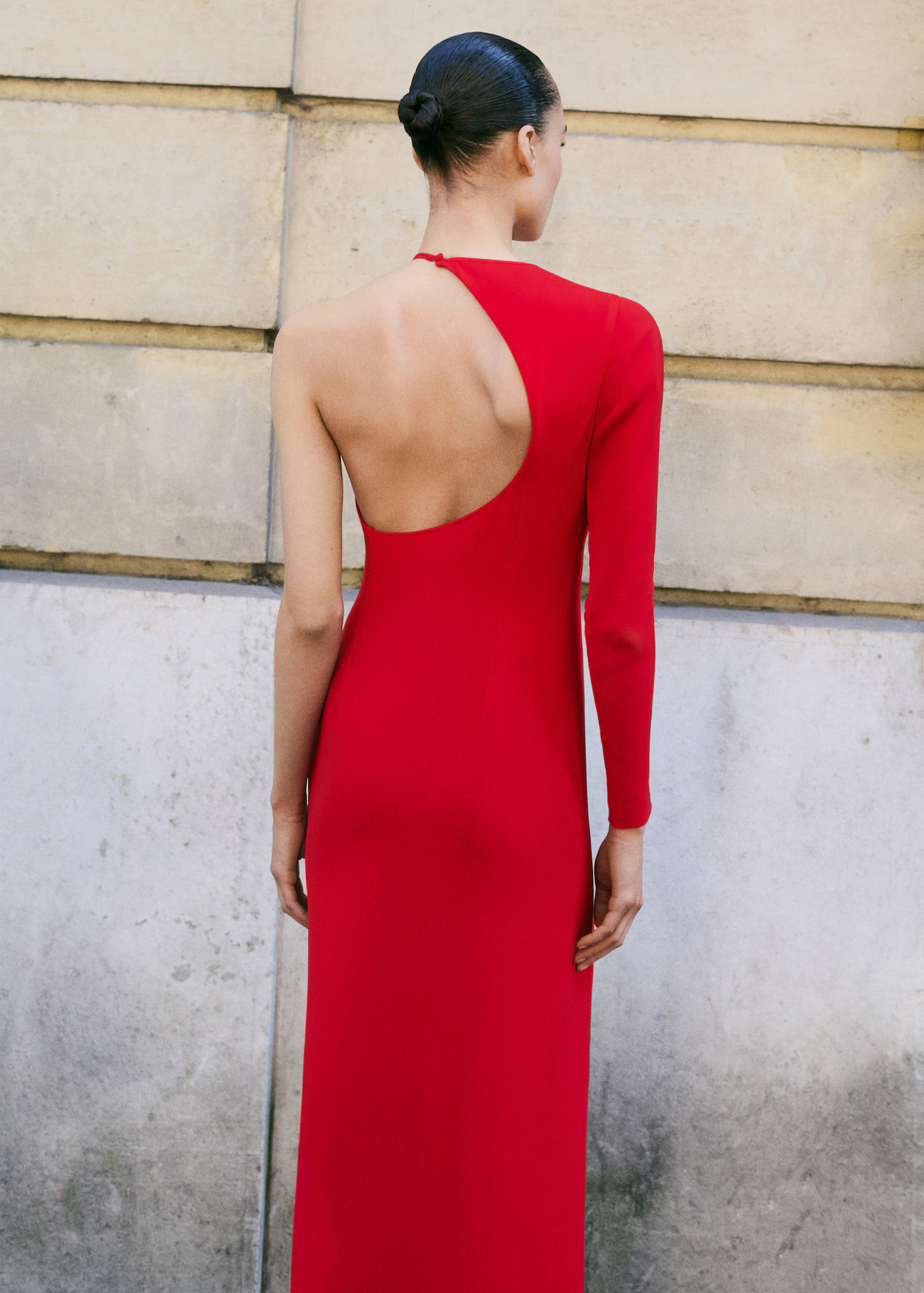 Asymmetrical open-back dress - Women | MANGO United Kingdom | MANGO (UK)