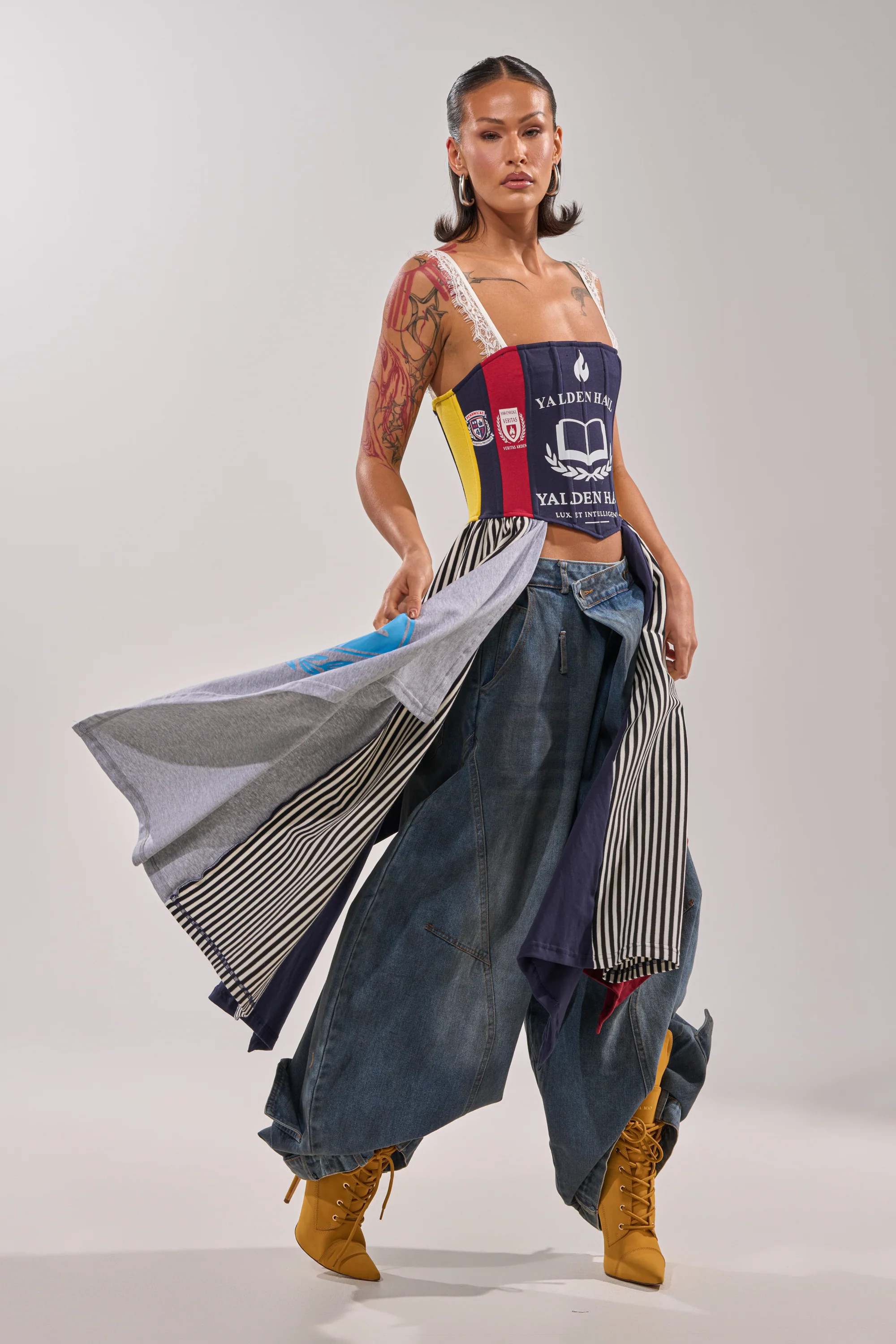 UNIVERSAL CORSET | AKIRA