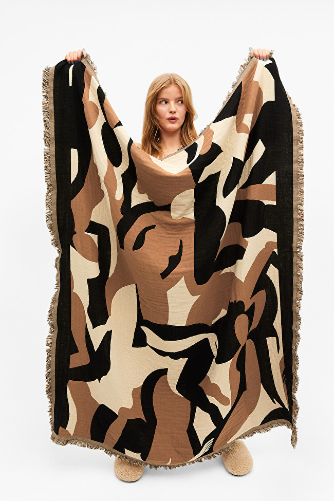 Shapes double-faced blanket | Monki