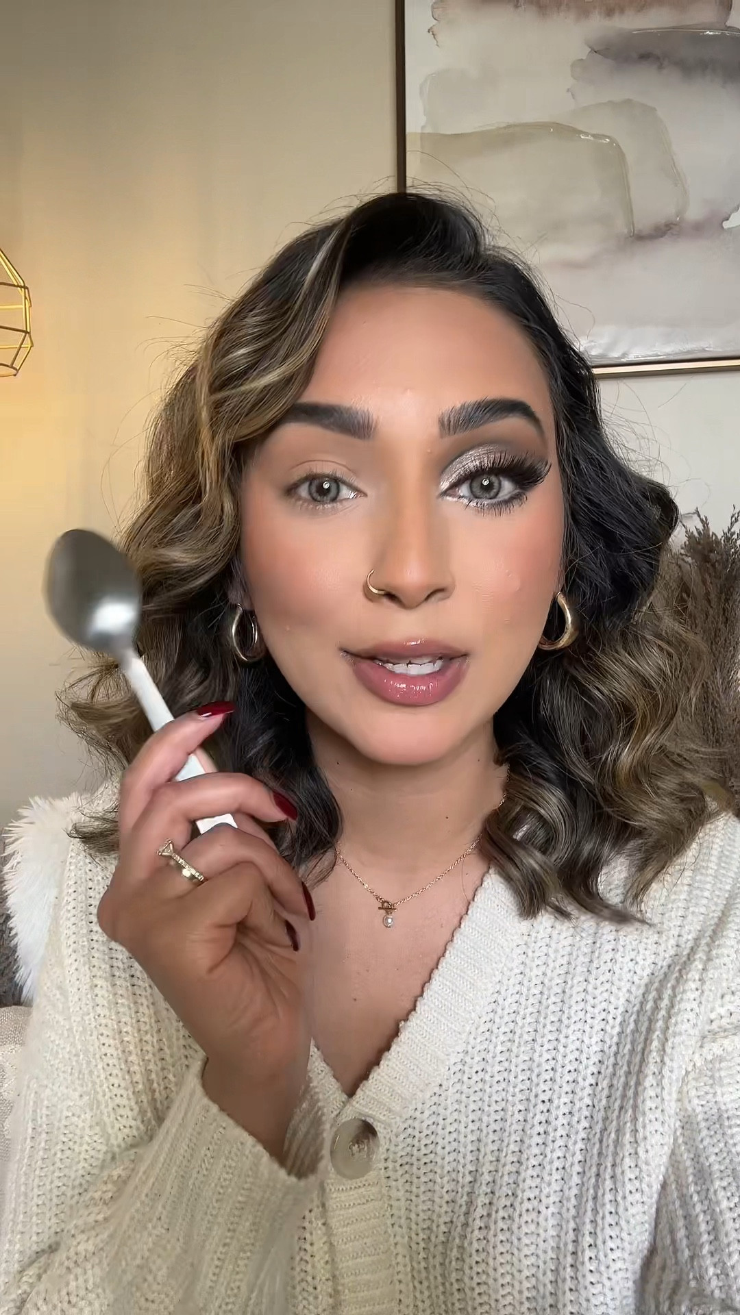 Using a spoon to get the perfect crease 🤍
 Skin tint is shade 220
Artist color pencil is limitless brown 

#LTKFestival #LTKVideo #LTKbeauty