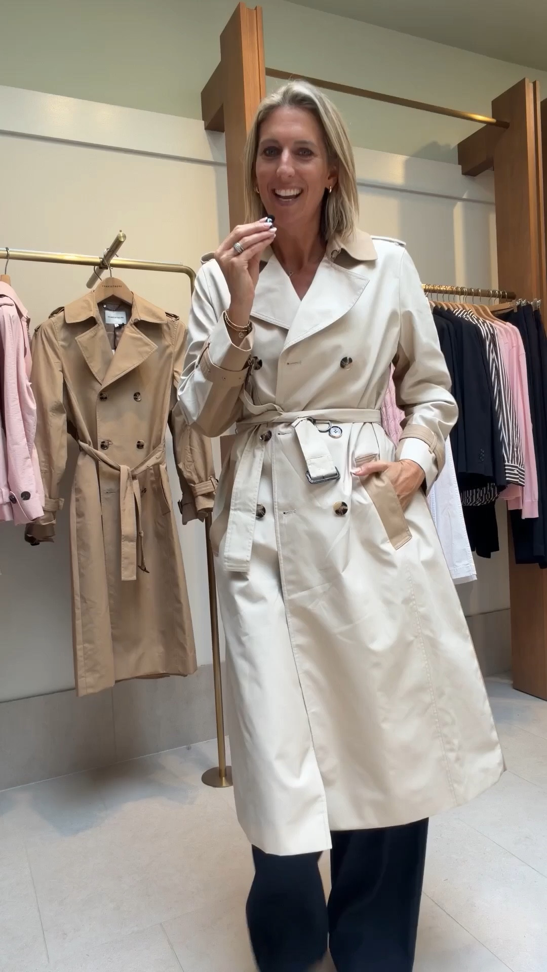 Absolutely LOVE this two tone trench coat - and it’s currently ON SALE!!

#trenchcoat #autumnstyle #autumnfashion #autumnjacket

#LTKautumn #LTKstyletip #LTKworkwear