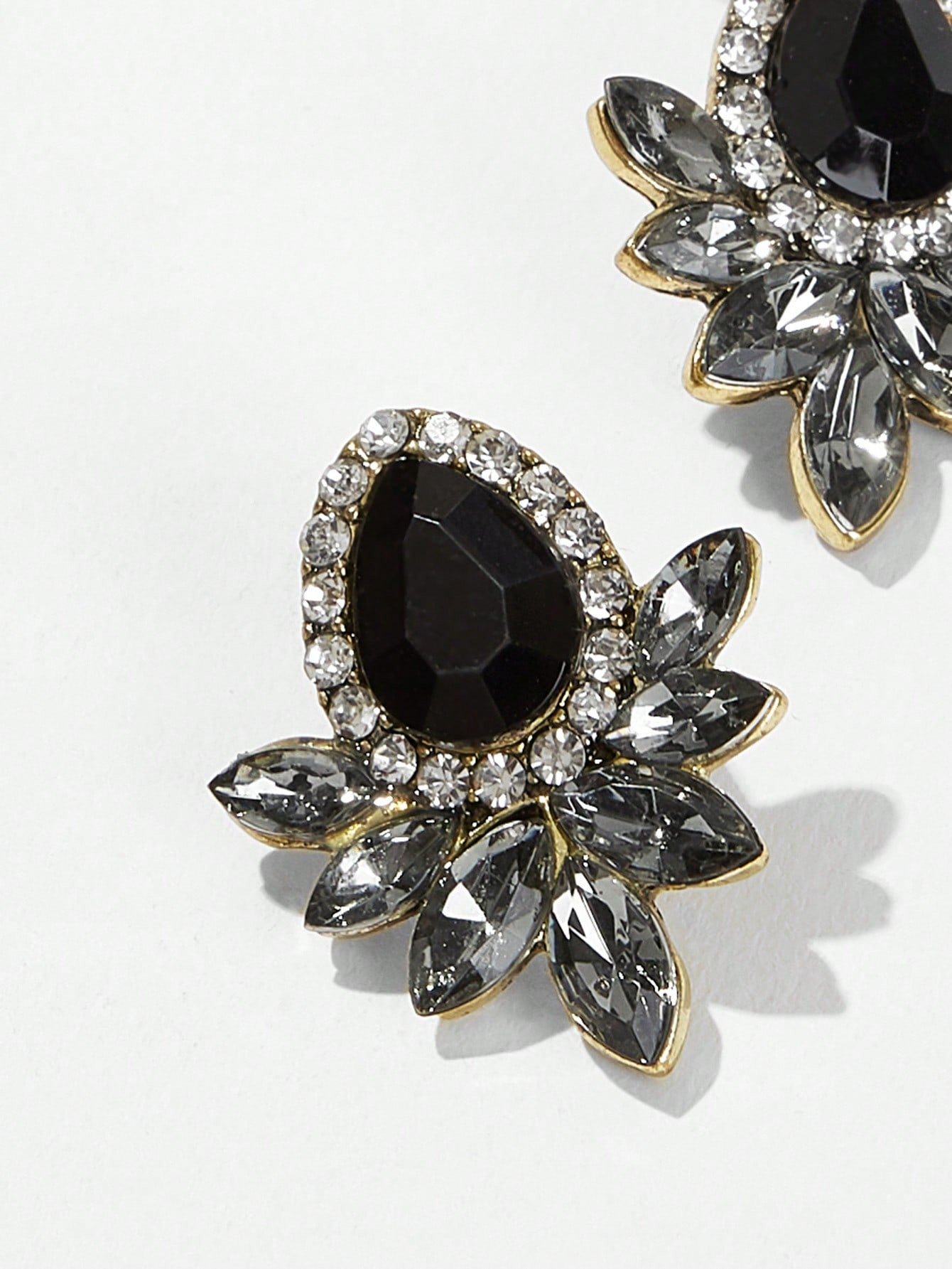 1pair Women's Black Floral Shaped Full Rhinestone Decor Personality Earrings | SHEIN