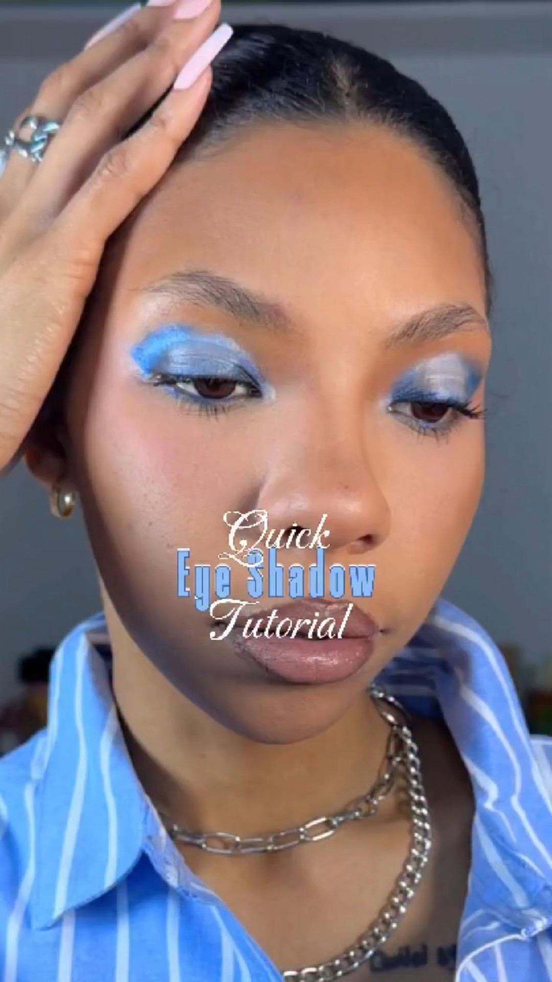 quick eyeshadow tutorial 

Jumbo eye pencils @nyxcosmetics @wetnwildbeauty 

do you prefer eyeshadow sticks or powder palettes?

#eyeshadowlooks #makeupreel #latinacontentcreator #eyepencil #grwsachi