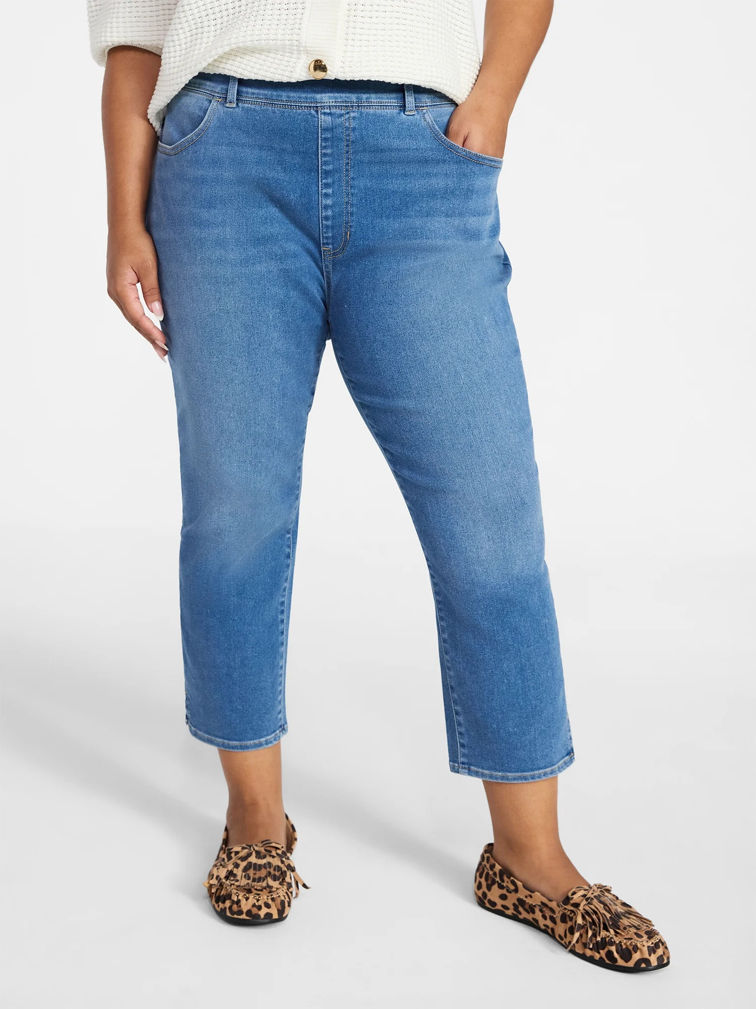 Terra & Sky Women's Plus Pull-On High Rise Capri Jegging, 23" Inseam, Sizes 0X-4X | Walmart (US)