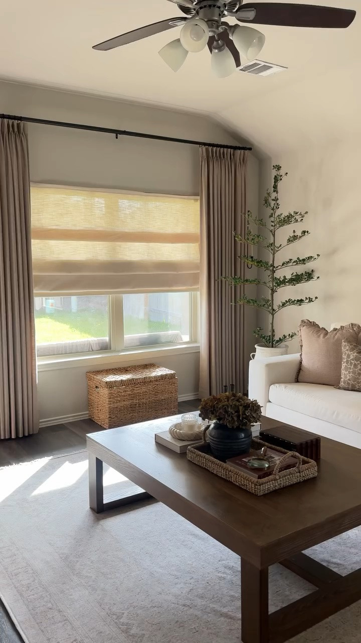 an empty corner calls for a faux olive tree! comment “tree” and i’ll send you the link! 🤎
#lyersetree #olivetree #cozycorner #homeinspiration #homedecor 

amazon home finds 
amazon home 
faux olive tree 
black olive tree 
cozy corners 
creating a cozy home 
affordable home decor 
home inspo 
home decor inspo 
home decor on a budget