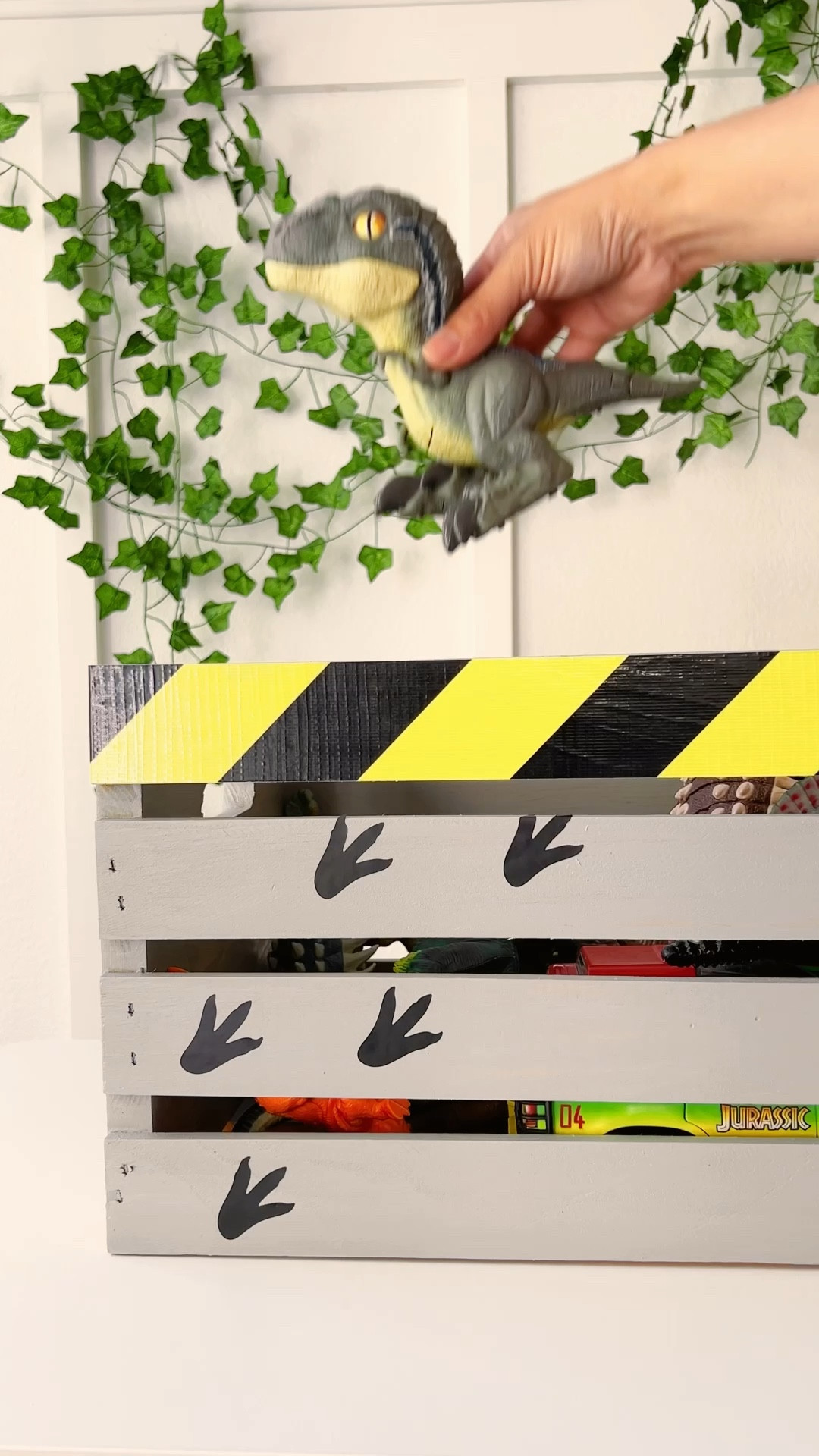 DIY Dinosaur Wooden Crate with Personalized Jurassic Park Logo! #jurassicpark #jurassicworld #dinosaurtoys #dinosaurparty

#LTKFamily #LTKParties #LTKKids