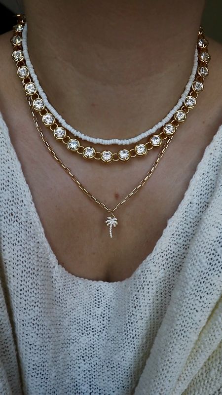 Feels like summer✨

#summeroutfit #jewelry #necklaces #jewelrylayering #vacation #lightknit #pullover #gift #giftidea 



#LTKGiftGuide #LTKVideo #LTKfindsunder100