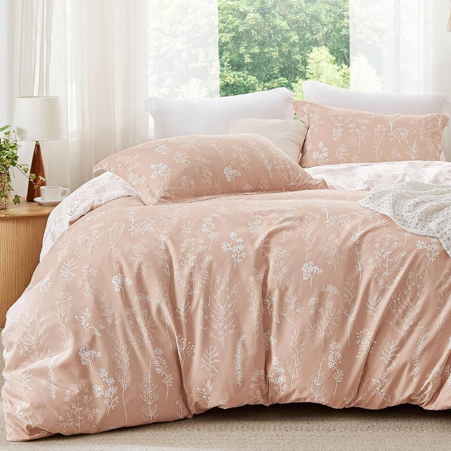 Bedsure King Comforter Set - Dusty Rose Bed Set, 3 Pieces Cute Floral Bedding, 1 Soft Reversible ... | Amazon (US)