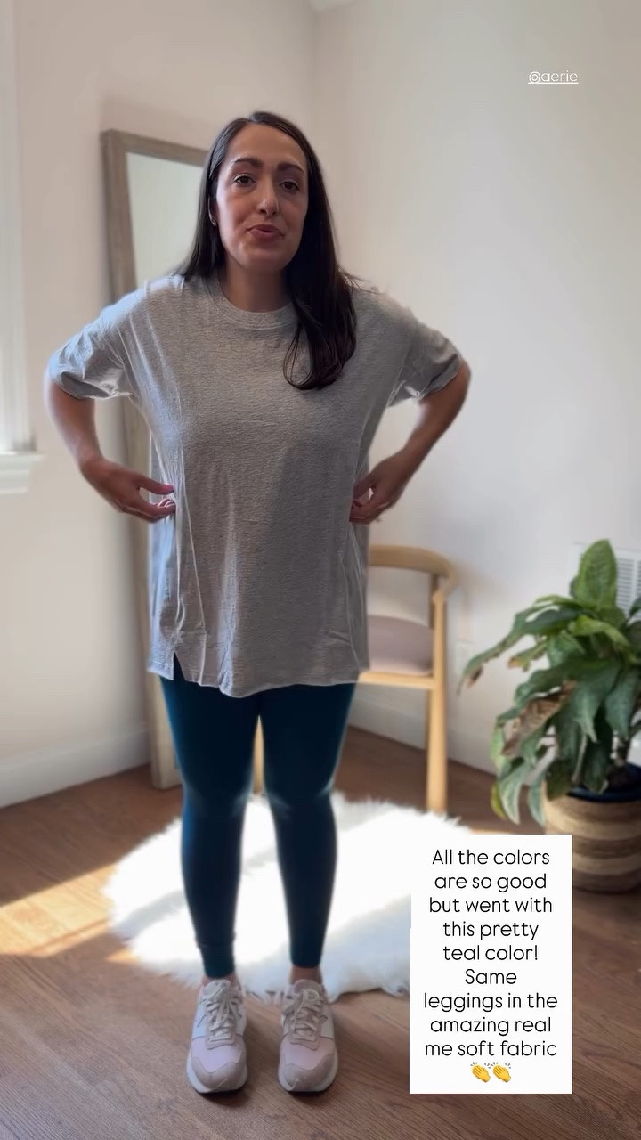 All the colors are so good but went with this pretty teal color! Same leggings in the amazing real me soft fabric 👏👏 @aerie