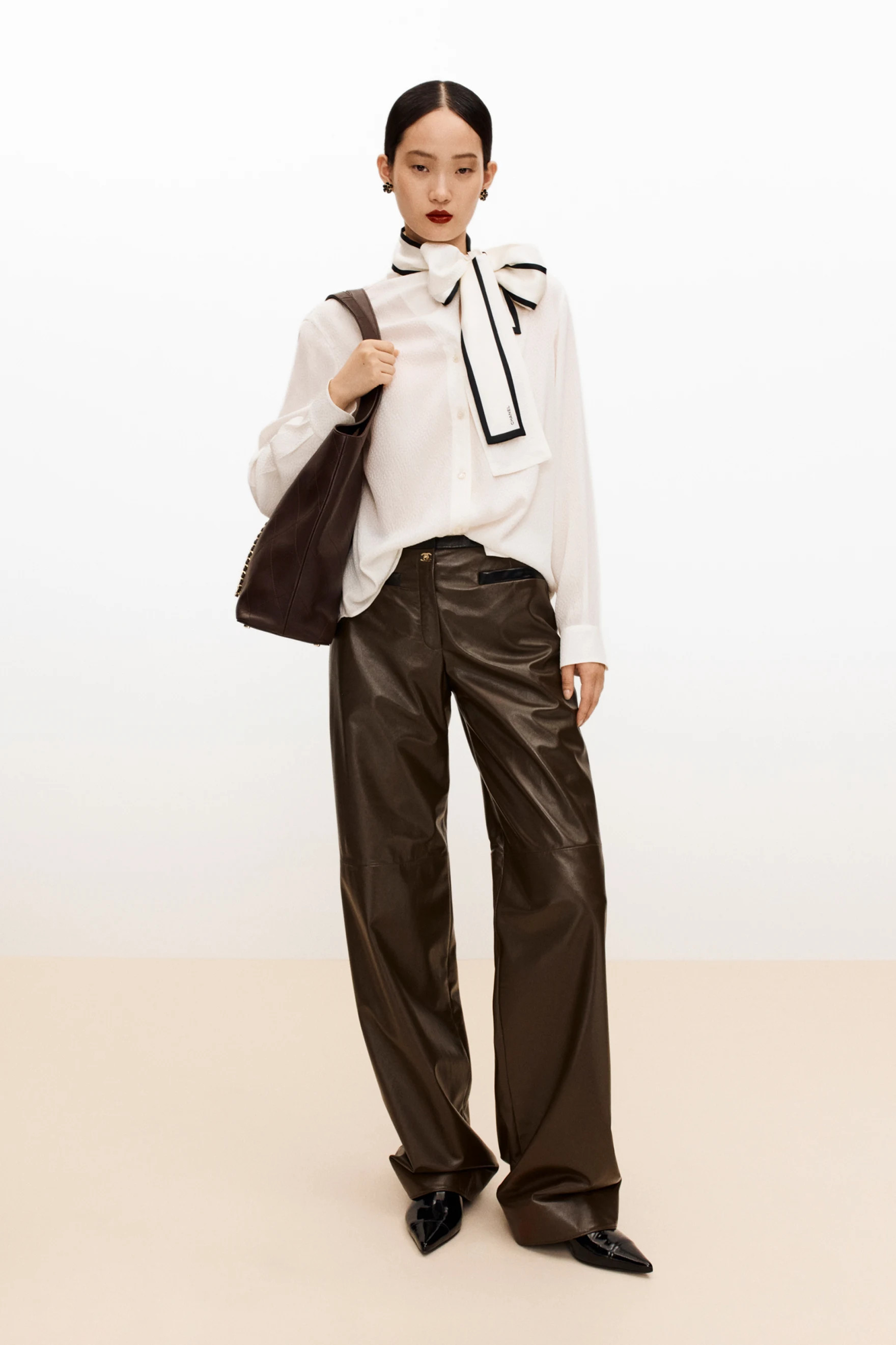 Spring Summer 2026 Pre-collection Pants Lambskin Khaki & Black | Chanel, Inc. (US)