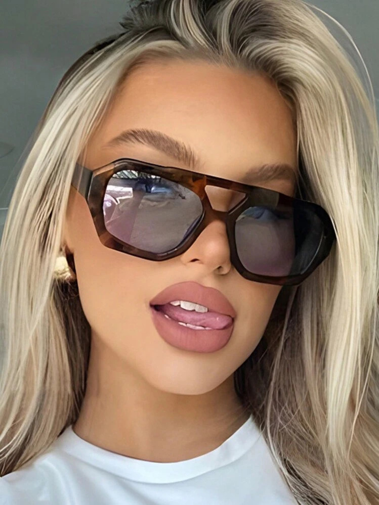1pc Fashionable Unisex Asymmetrical Y2K Style Summer Beach Fashion Glasses Beach Accessories For Women Glasses Shades Basics Fall Winter Women Outfits Clothes Business Casual Gifts | SHEIN