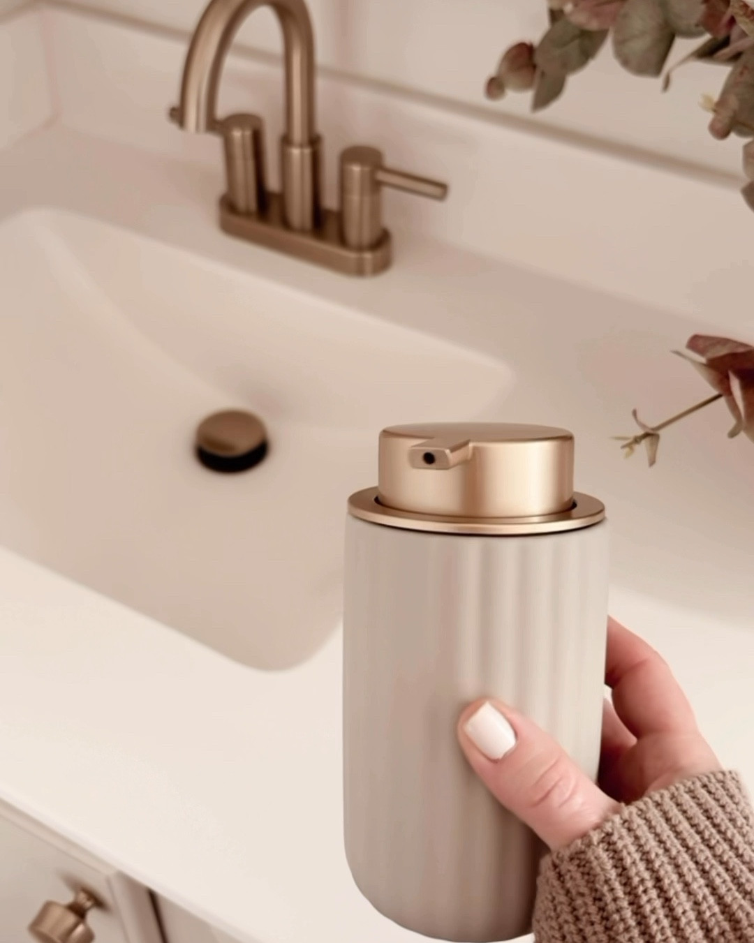 January home refresh with Walmart! Area rugs, ceramic soap dispenser, gold picture frame, cute daily planner and scalloped throw pillows. 
@walmart #walmartpartner #walmarthome