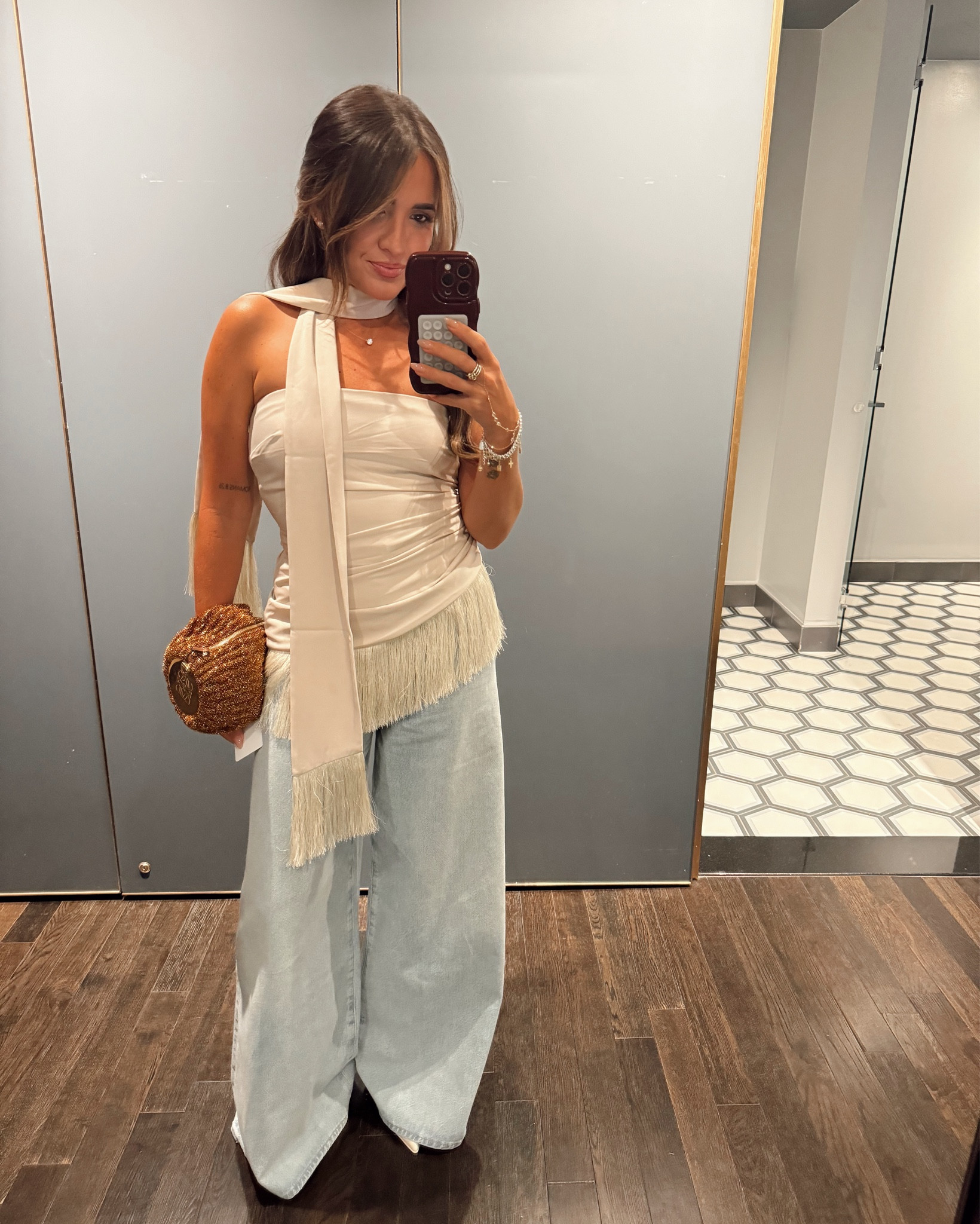 I’m in love with this top! I did size small. Paired it with wide leg jeans for a casual look, heels are old Zara 

#LTKTravel #LTKCon #LTKStyleTip