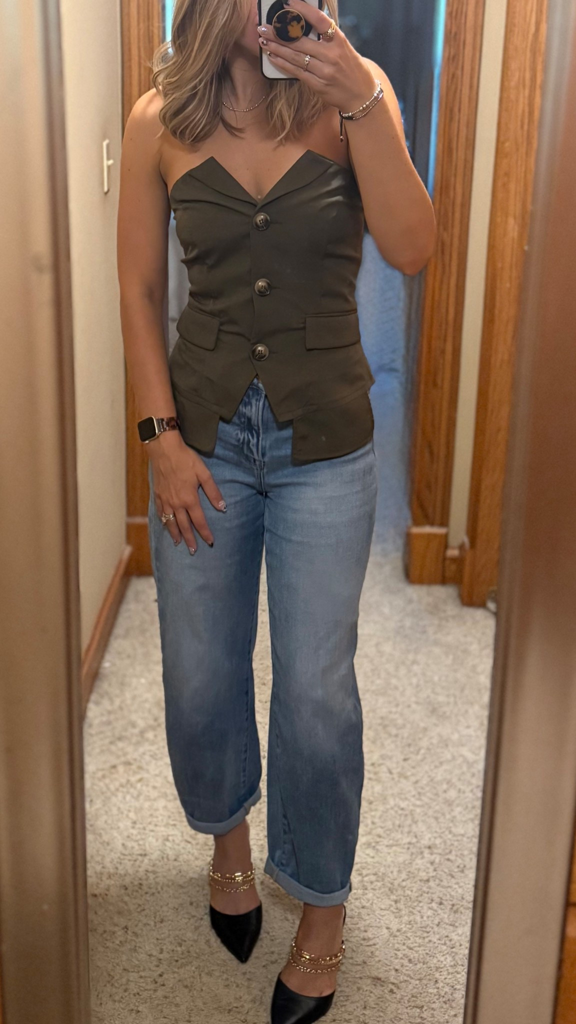 A belated bday celebration outfit!
Barrel jeans are Risen brand from Forever31 Boutique
Too is Amazon, sold out but I linked similar 
Shoes are size 9 Vince Camino 

#LTKShoeCrush #LTKStyleTip #LTKFindsUnder100