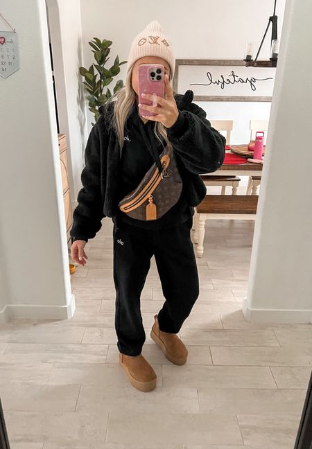 Winter outfit inspo
Alo matching set size xxs
Ugg boots 

#LTKshoecrush #LTKitbag #LTKfindsunder100