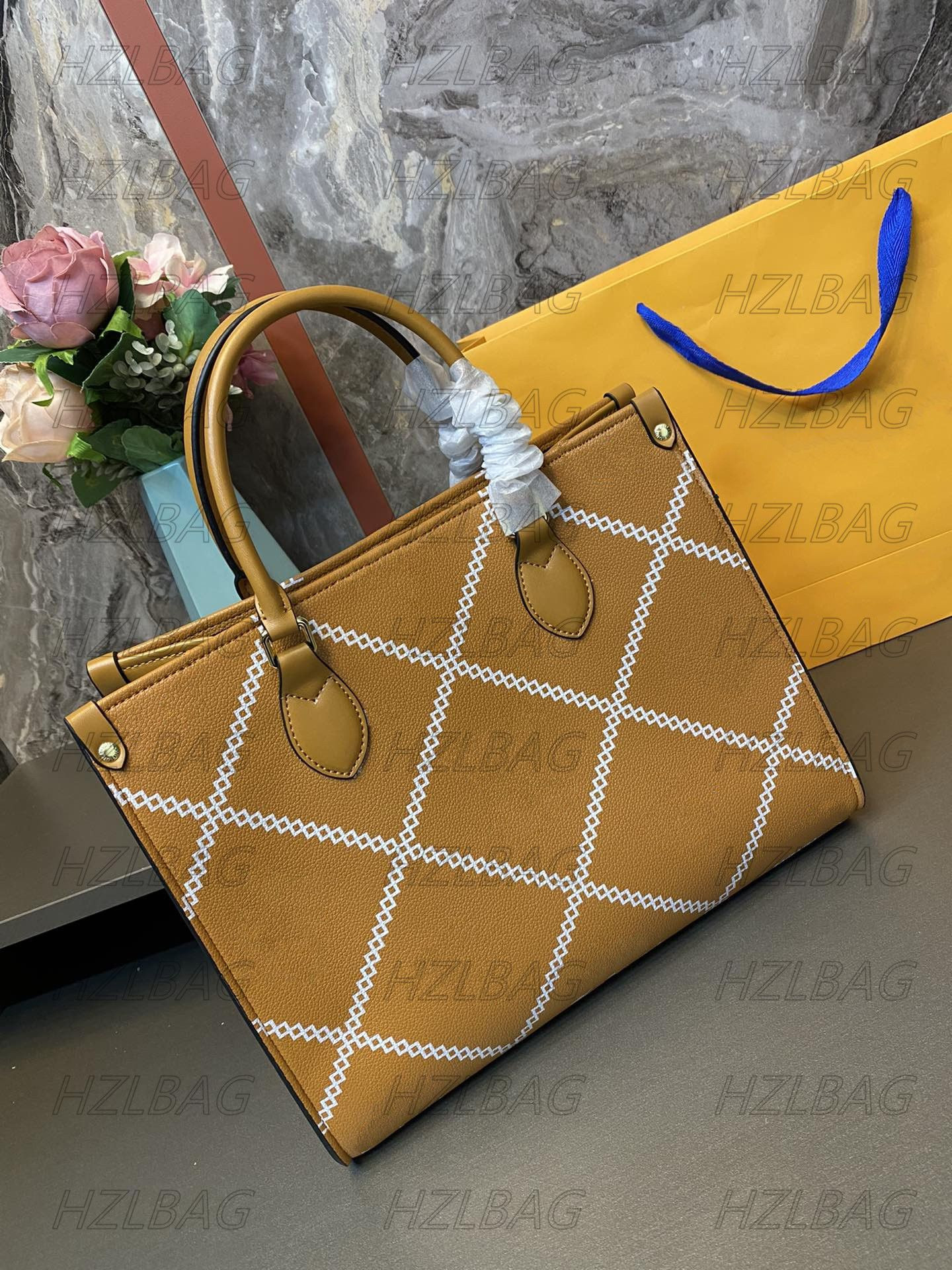 M46016 Onthego MM Tote Bag Stitched Motif White Black Arizona Brown Embossed Pattern Grained Leat... | DHGate