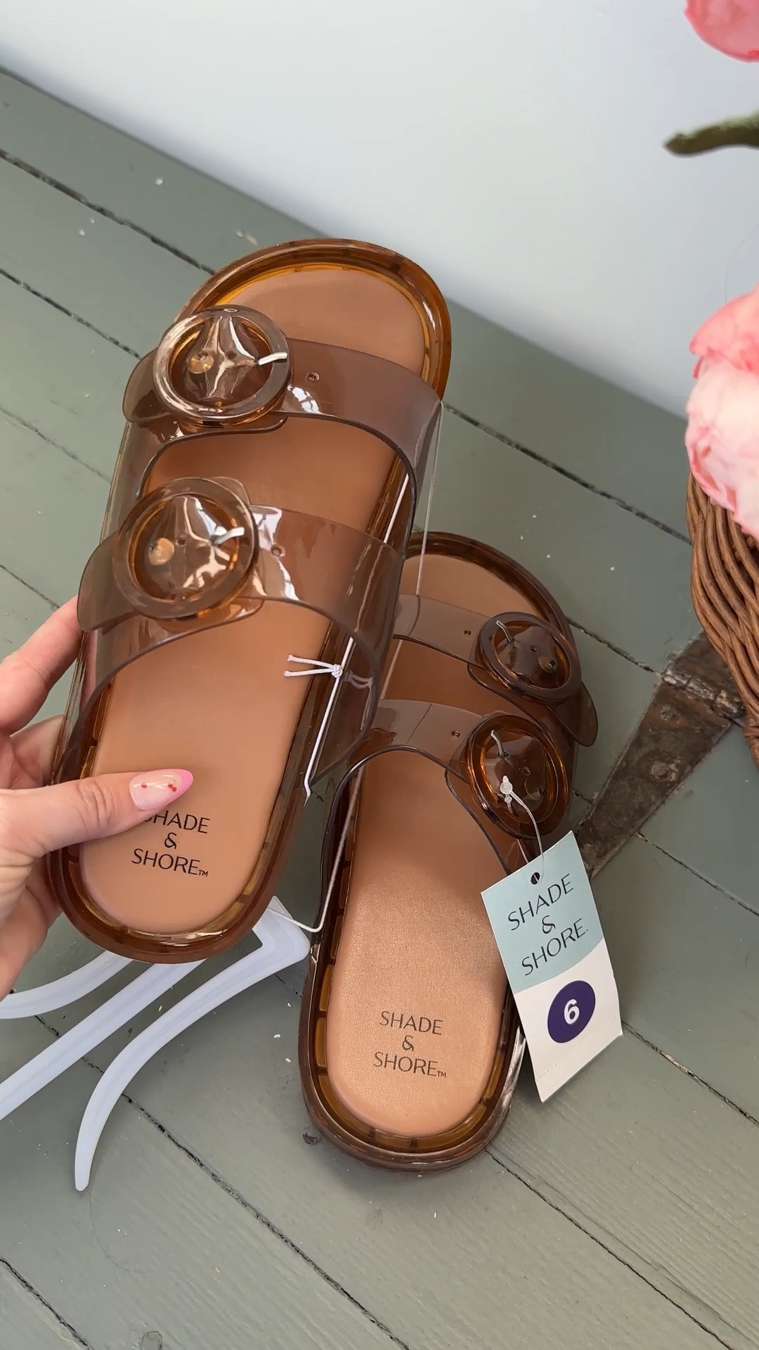 Neutral jelly sandals 👡 

#LTKootd #LTKmomlife #LTKTravel