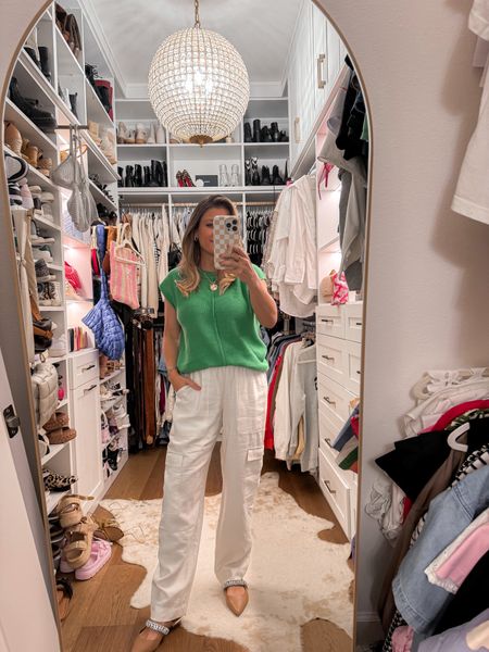 Top runs true to size. I sized up to a size medium for an oversized look. 
Pants are a size small
Shoes are a size 6
#ChristianBlairVordy #LinenPants 


#LTKSeasonal #LTKstyletip #LTKshoecrush