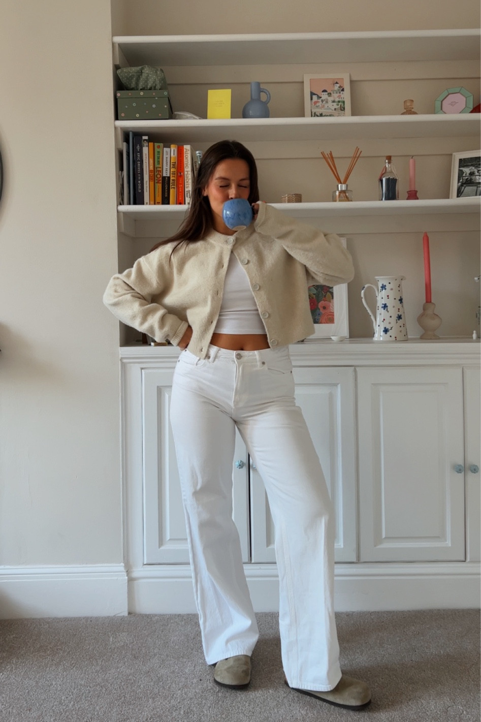 office fit✨☁️☕️

cream cardigan, white jeans, white crop top, birkenstocks, clogs

#LTKautumn #LTKworkwear #LTKuk