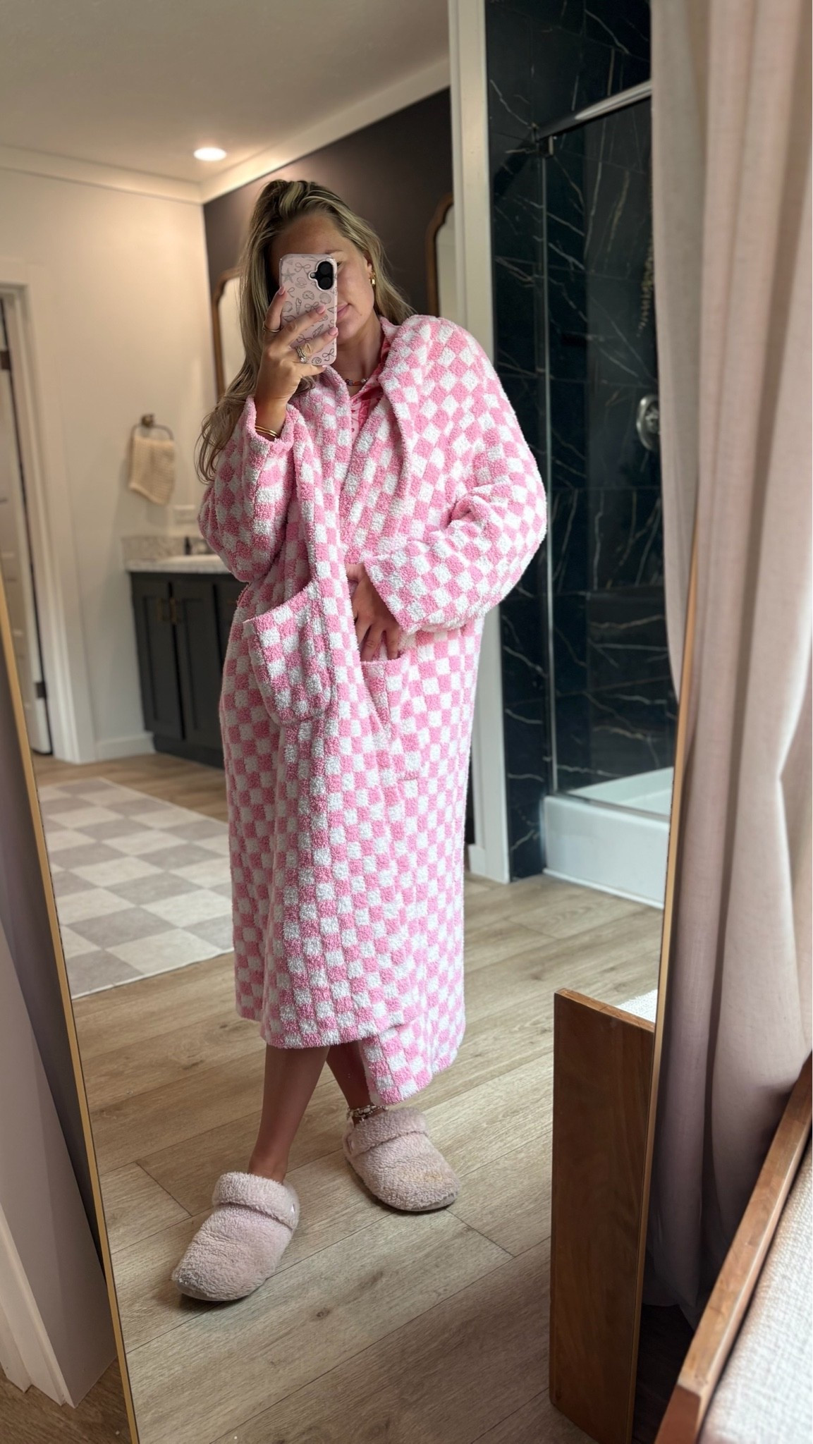 New robe from sunset snuggles 🥰 comes in a beige checkered print too!

#LTKselfcare #LTKmomlife