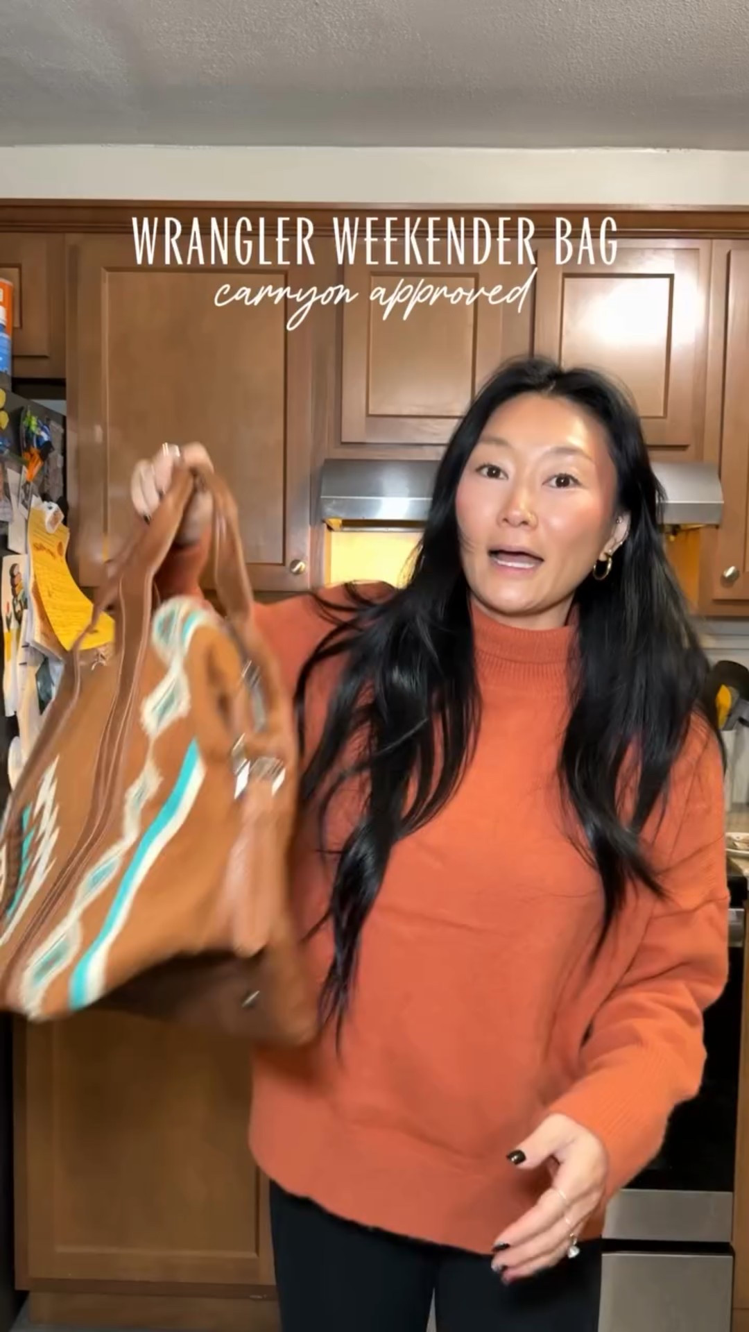 Ummmm this bag is STUNNING. Carry on approved, travel approved. Weekender approved. 🙌🏻 linked in my stories or LTK 🙌🏻