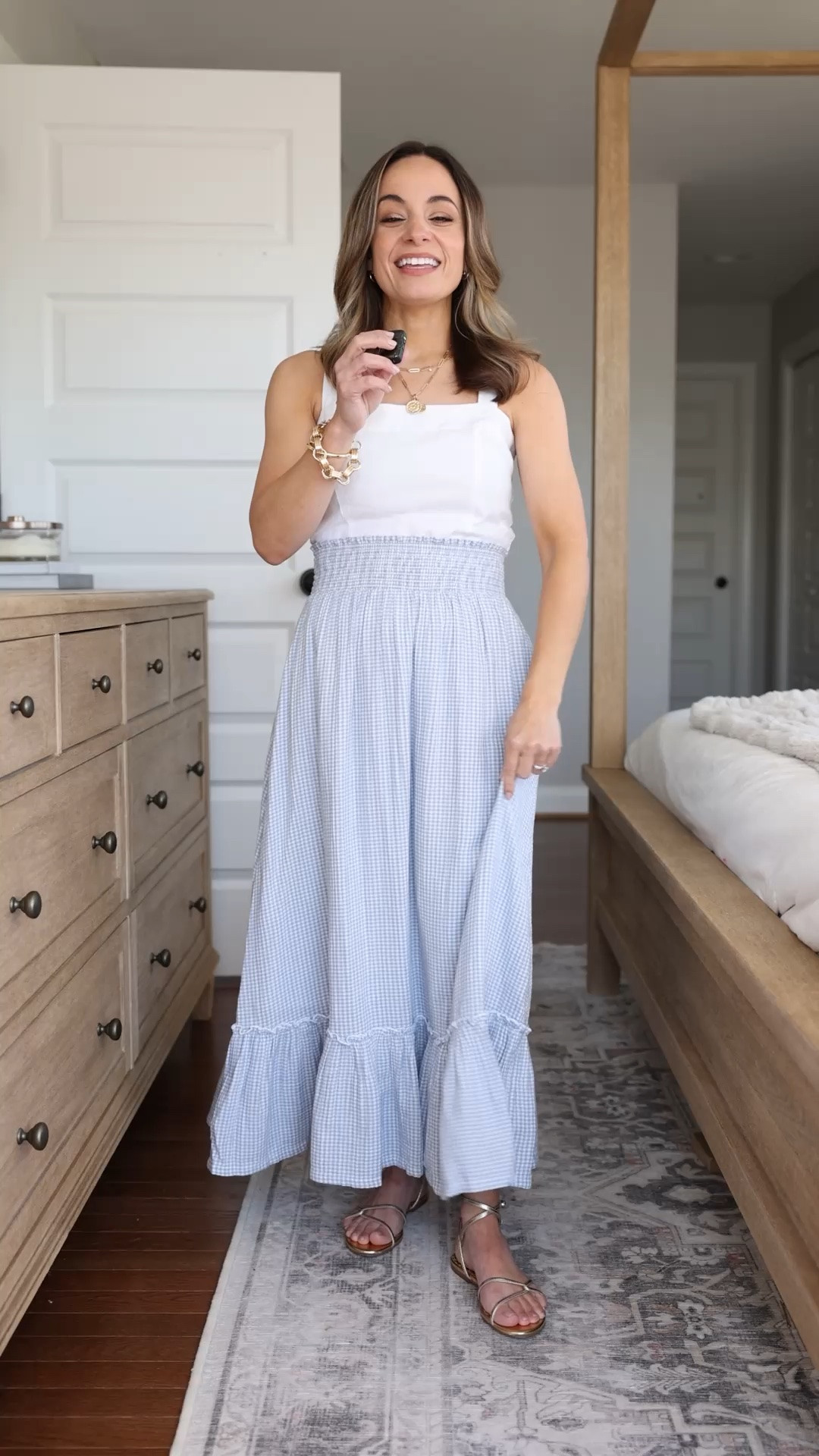 I found a new cotton gauze skirt and 100% linen dress to love from @Quince  

100% European Linen Ladder Stitch Midi Dress: XS in Vintage Pink Chambray
100% Organic Cotton Gauze Smocked Maxi Skirt: XS in Blue Gingham
100% European Linen Fitted Tank: XS in white

#quincepartner
