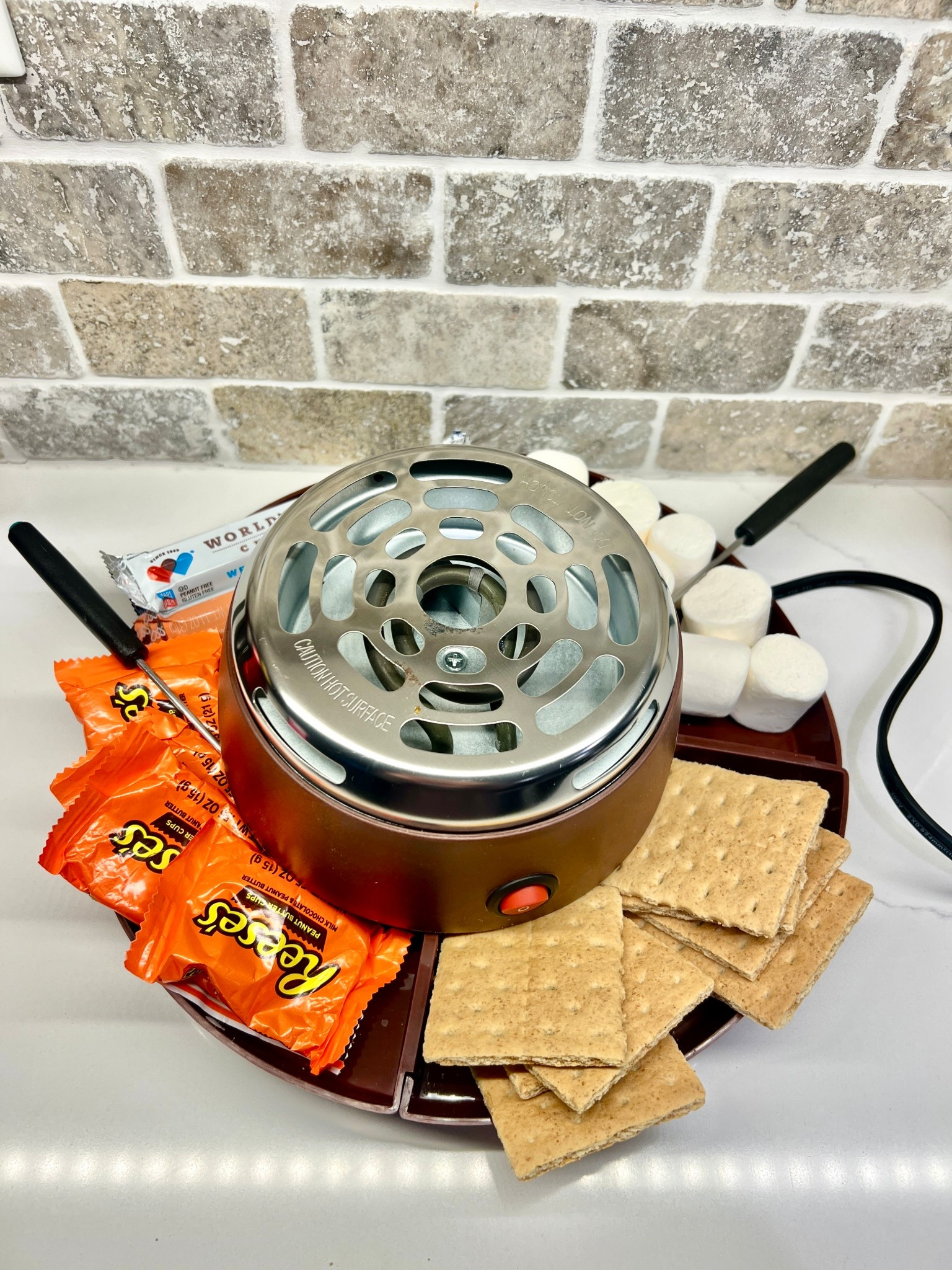 Indoor s’mores maker is such a fun gift idea!

#LTKGiftGuide #LTKCyberWeek #LTKfoodie