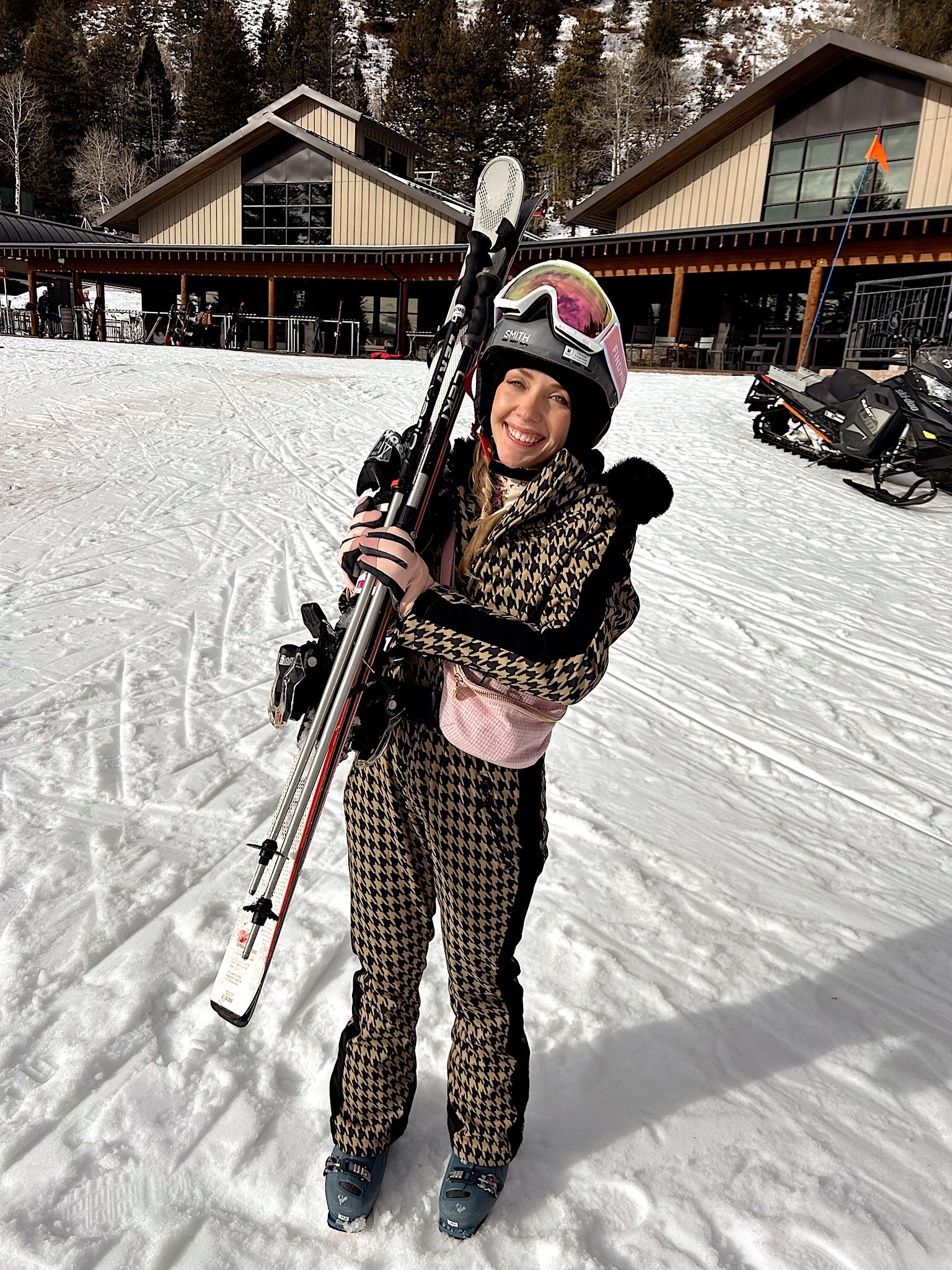 THE BEST SKI SUIT!
Wearing size small 
If you order from their website directly GSOU SNOW, you can use code HANS10 to save! 

Wearing a size small and had room for some layers 
