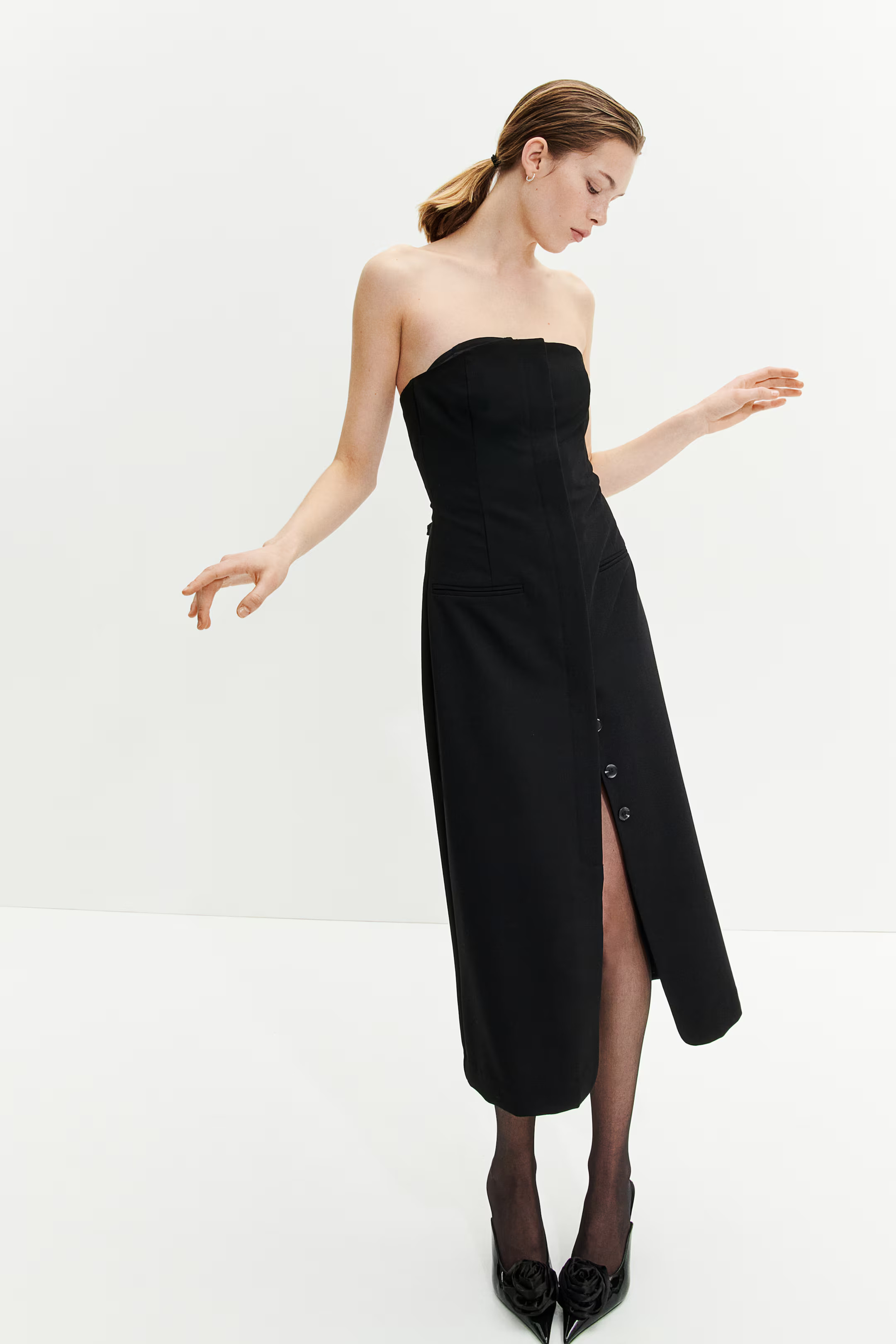 Bandeau bodycon dress | H&M (UK, MY, IN, SG, PH, TW, HK)