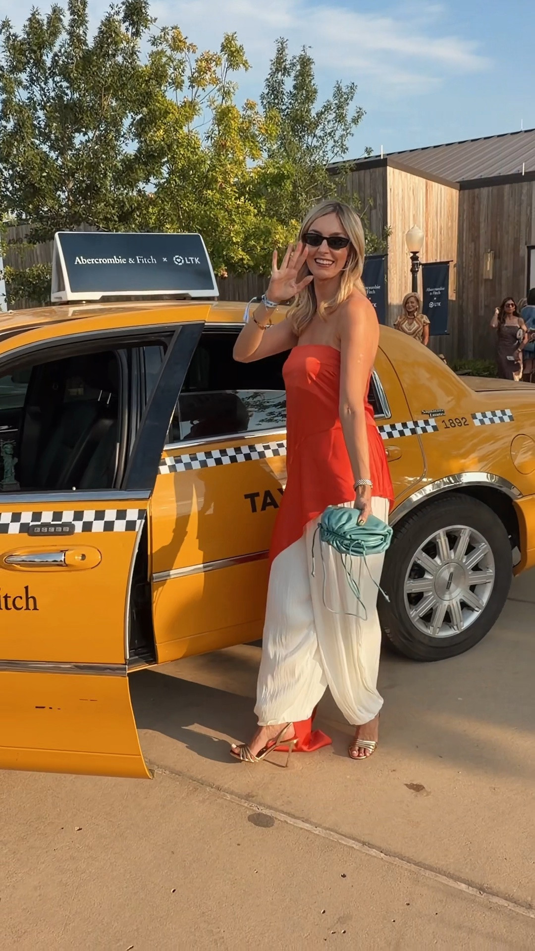 Yeahhhh this outfit had NO business being this good 😭🔥 This might actually be THE look of 👀 @Revolve  top in size S @Vivrelle bag @Zara pants size S #ltkcon2026 #asymmetricaltop #datenightoutfit #dressyoutfit

#LTKCon #LTKdayinmylife #LTKgrwm