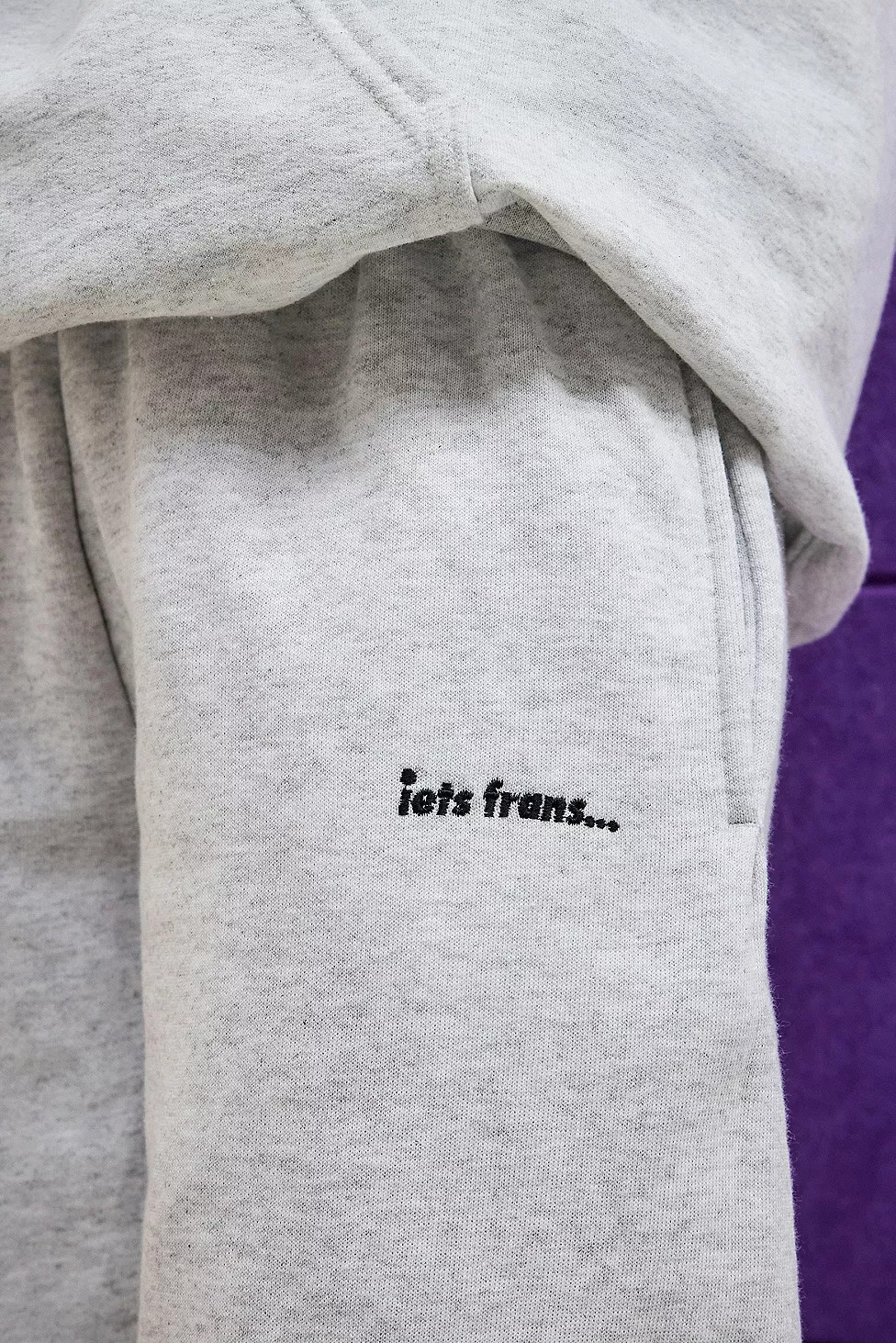 iets frans... Grey Cuffed Joggers | Urban Outfitters (EU)