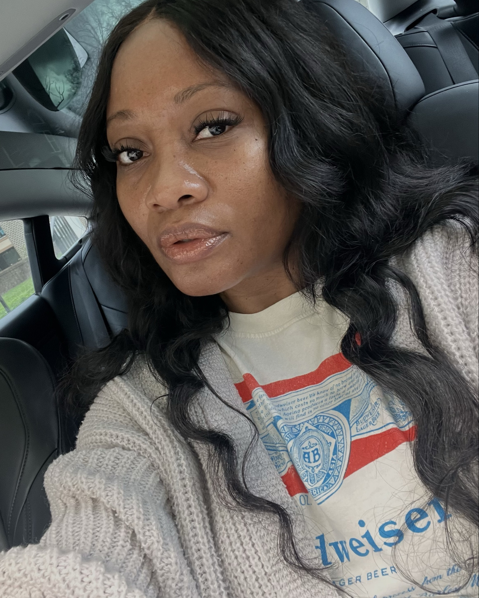 This routine has my skin looking so healthy and glowy lately 🤍. The hydration from the hyaluronic acid is unreal—my skin stays plump all day.

Vitamin C has been brightening everything up ✨. Azelaic acid + arbutin have my skin looking more even and smooth. And keeping it simple with my cleanser + SPF has made all the difference.

Nothing complicated, just consistency and products that work 🤍. #skincare #glowyskin #healthyskin   #azelaicacid #arbutin  
@La Roche-Posay @Naturium 