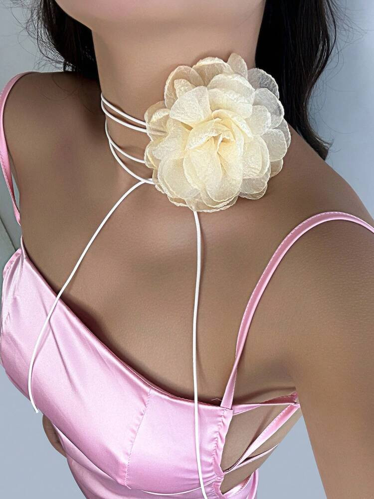 1pc Women's Elegant & Fashionable Fabric Flower Charm Choker Necklace Accessory Gift
       
    ... | SHEIN