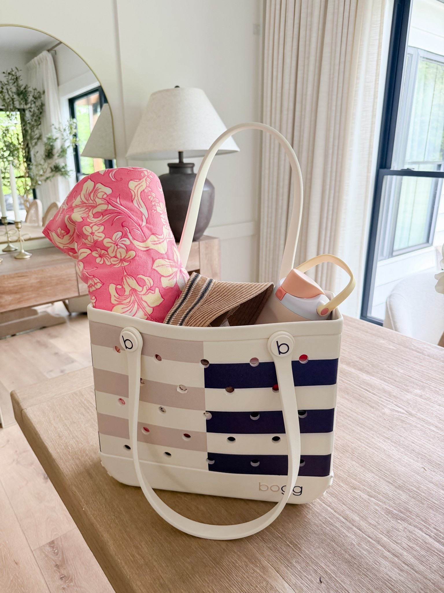 Everything I packed in my beach bag☀️🌊

@Target #target #targetpartner

#LTKdayinmylife #LTKSaleAlert