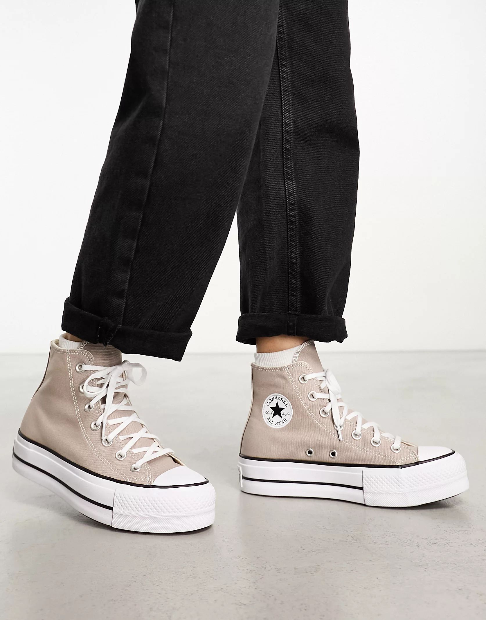 Converse Chuck Taylor All Star lift trainers in stone grey | ASOS (Global)