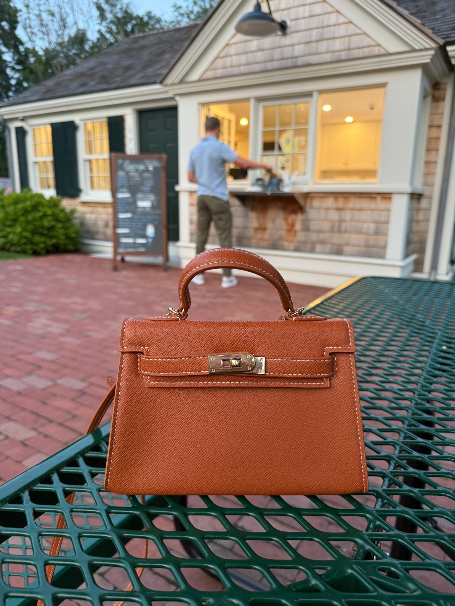 How perfect and adorable is this mini bag for date night!?

#LTKStyleTip #LTKItBag #LTKWorkwear