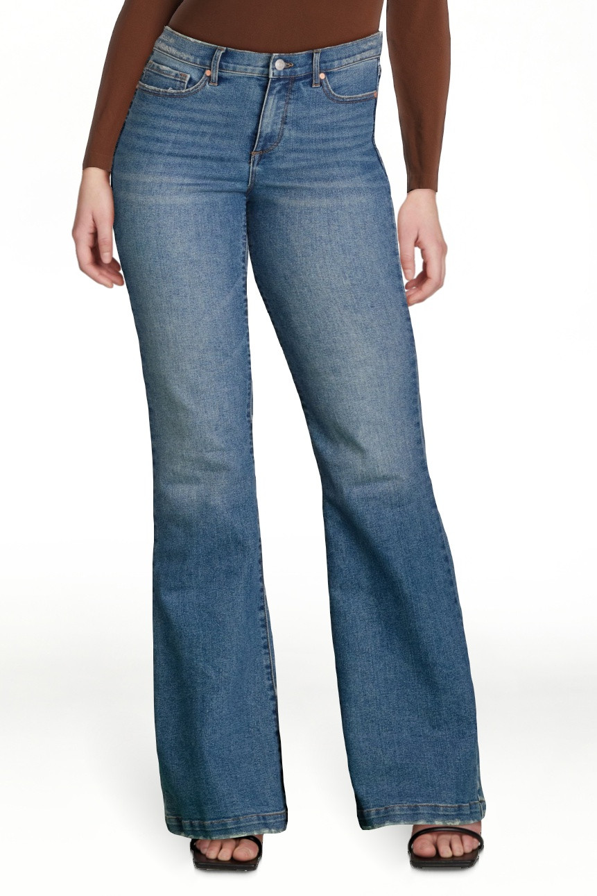 Sofia by Sofia Vergara Women's Melisa Flare High Rise Jeans, 30.5", 32.5" and 34.5" Inseams, Size... | Walmart (US)