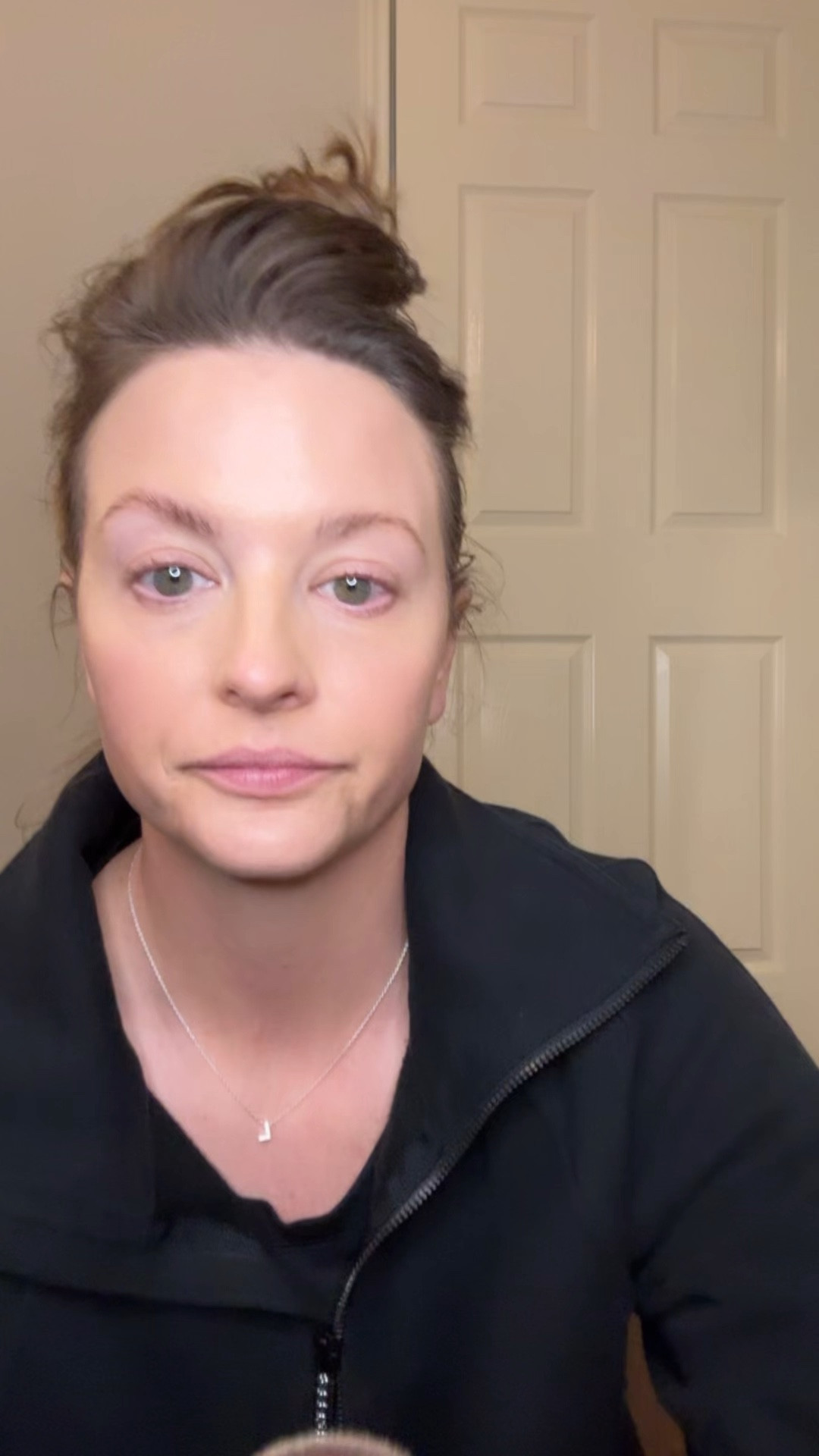 Beauty trends 
Foundation brush
Lululemon tts wearing xs 