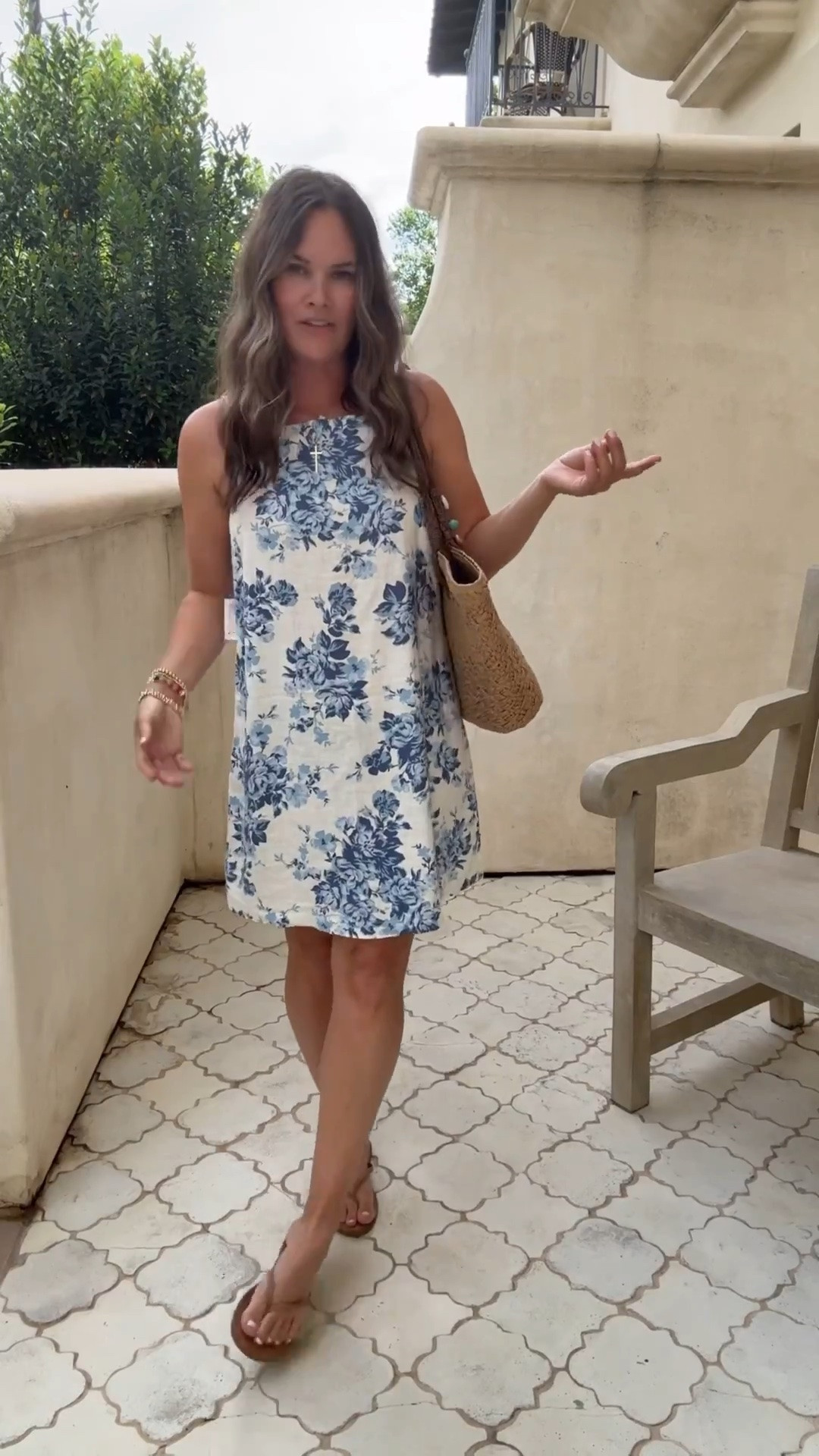 This dress is such a good length and I’m obsessed with this print! 🙌🏼 It comes in several other colors too and I linked them all!

#LTKootd #LTKmomlife #LTKdayinmylife
