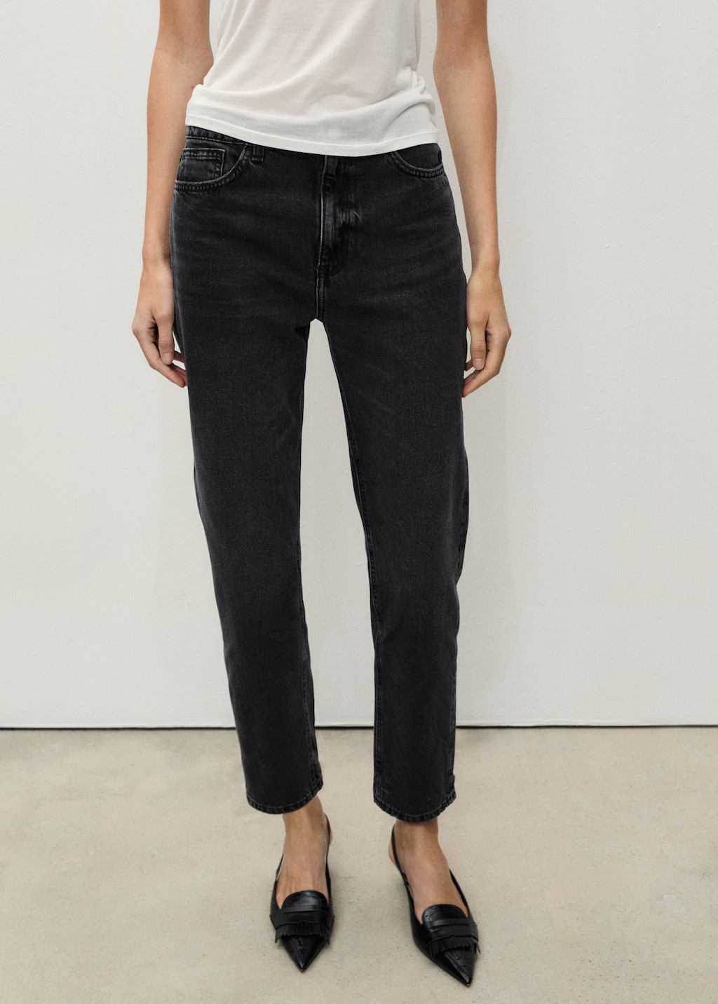 Mom2000 high-rise jeans - Women | MANGO Canada | Mango Canada