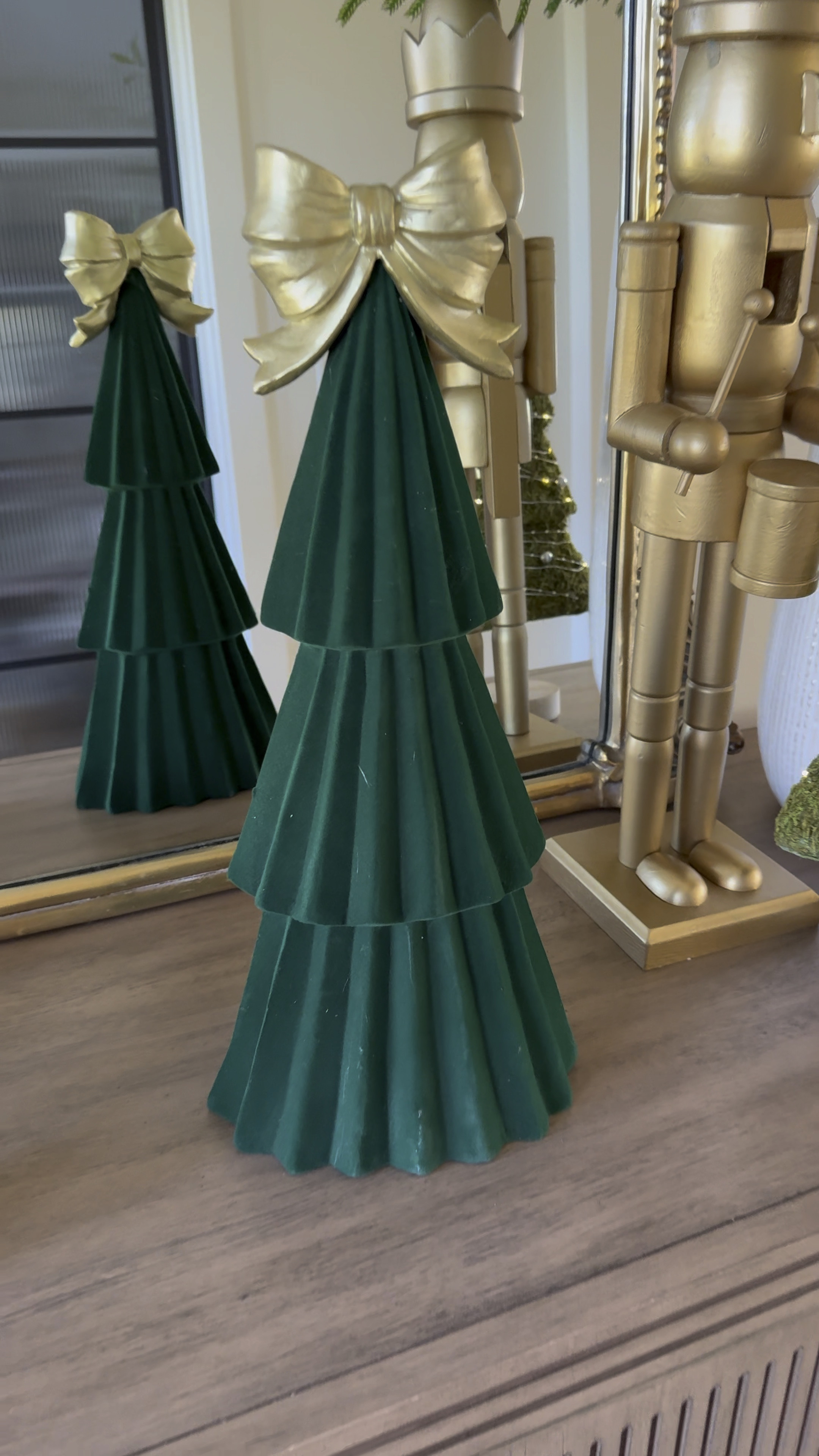 Velvet tree | holiday decor ✨

#LTKHoliday #LTKHome #LTKSeasonal