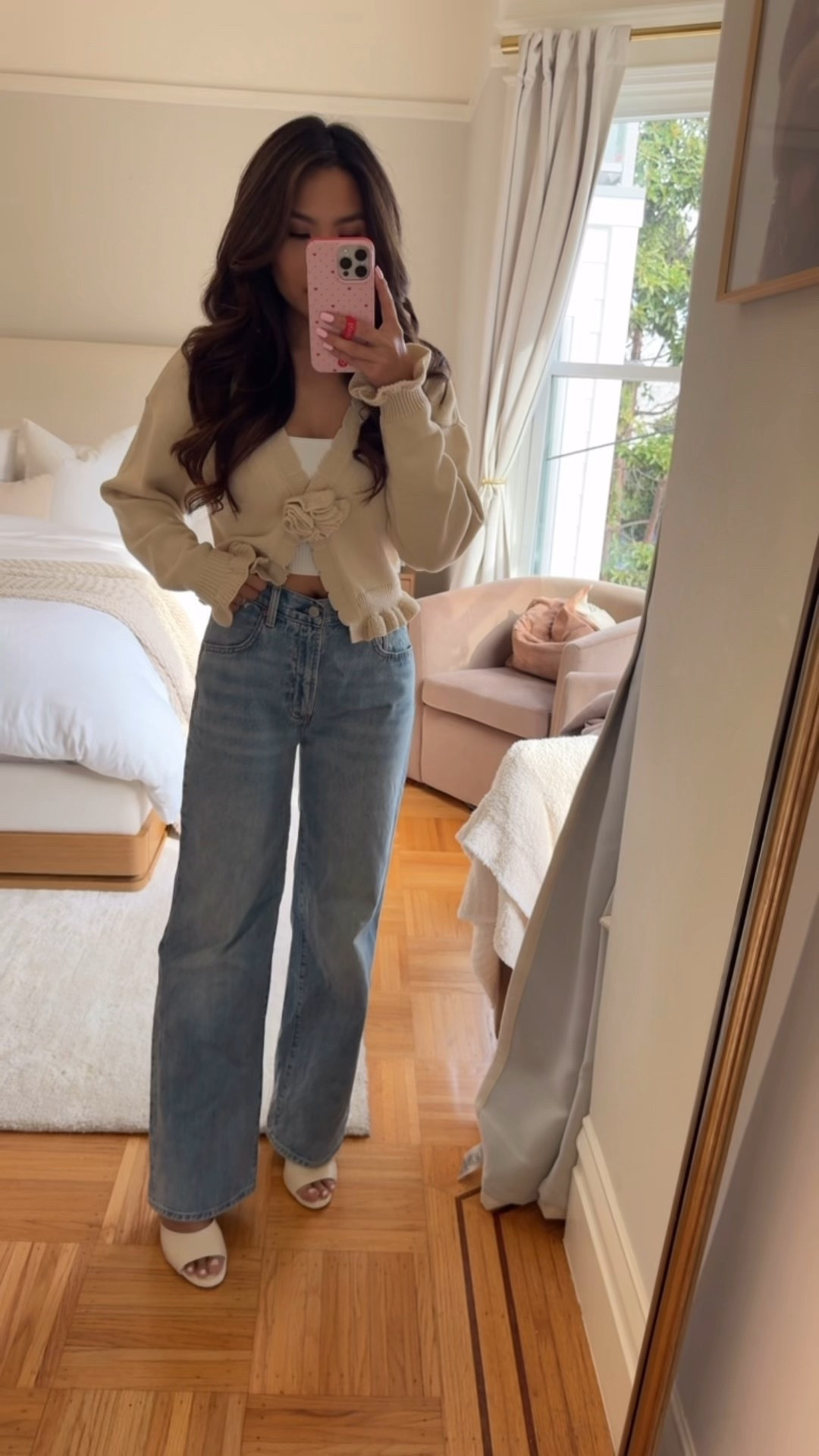 My favorite wide leg jeans! I have these in a few washes this is the 7 years bleu taboo wash 

Sizing: tts, wearing 25 in the regular length and I do still need a little heel l with these 

#LTKPetite