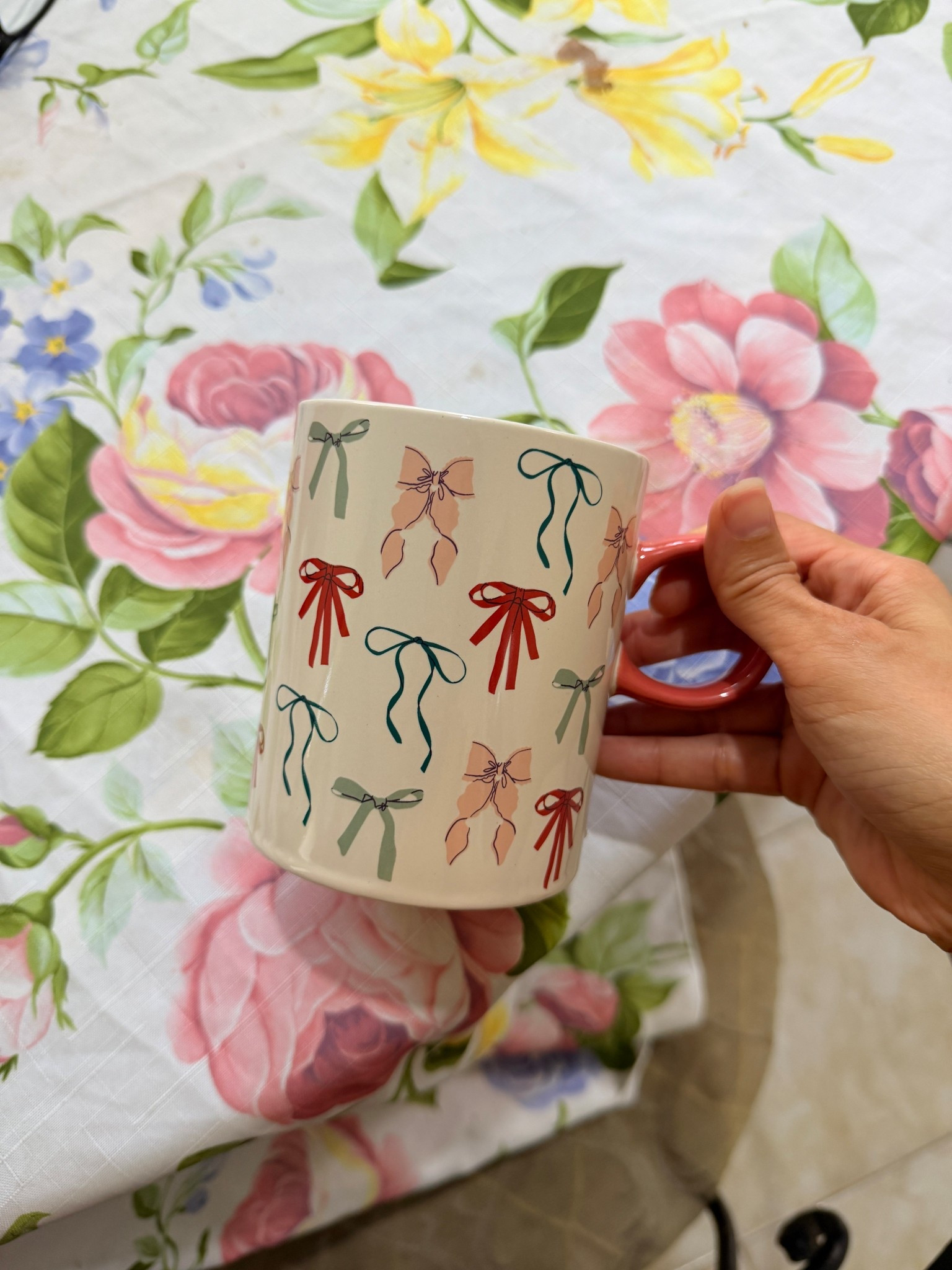 The prettiest mug 

#LTKGiftGuide #LTKmorningroutine #LTKfoodie